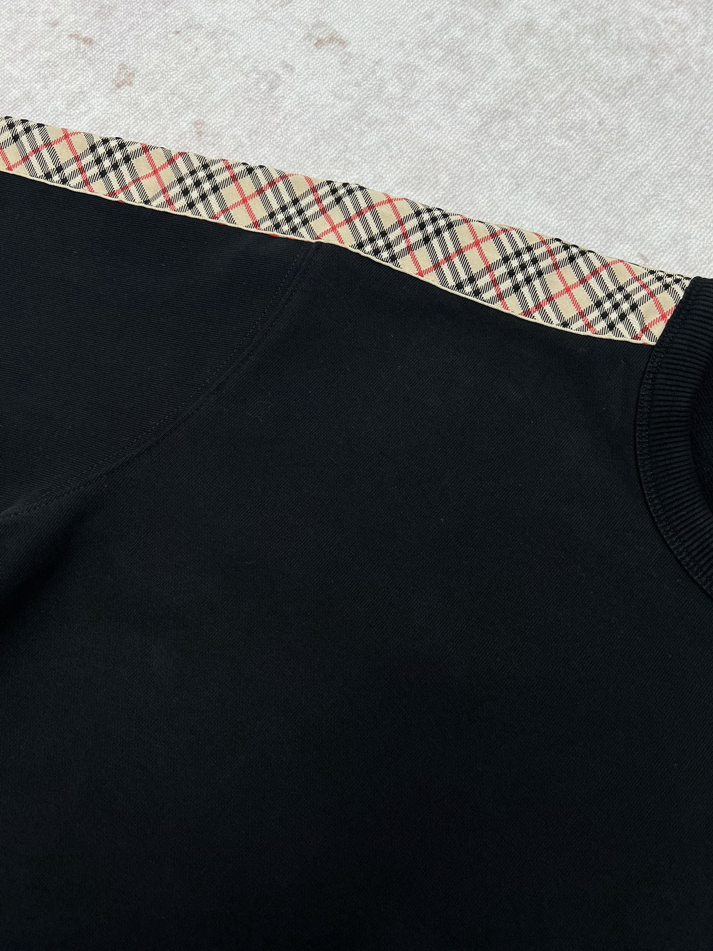 Burberry Unisex Sweatshirt Size S-XL