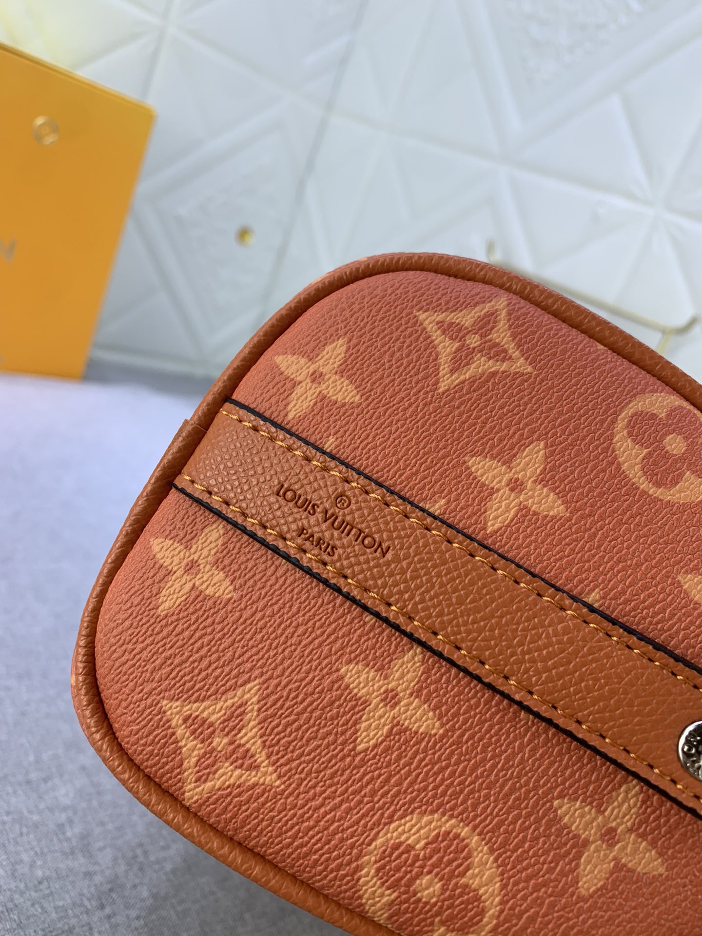 Louis Vuitton Keepall Bandoulière 25 Mens Shoulder Bags