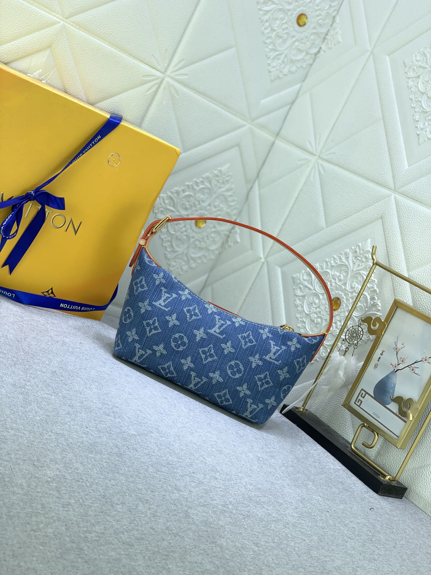 Louis Vuitton M82949 Hills Pochette Monogram Denim Cowboy Women Shoulder Bags Size 20.5*6*16cm