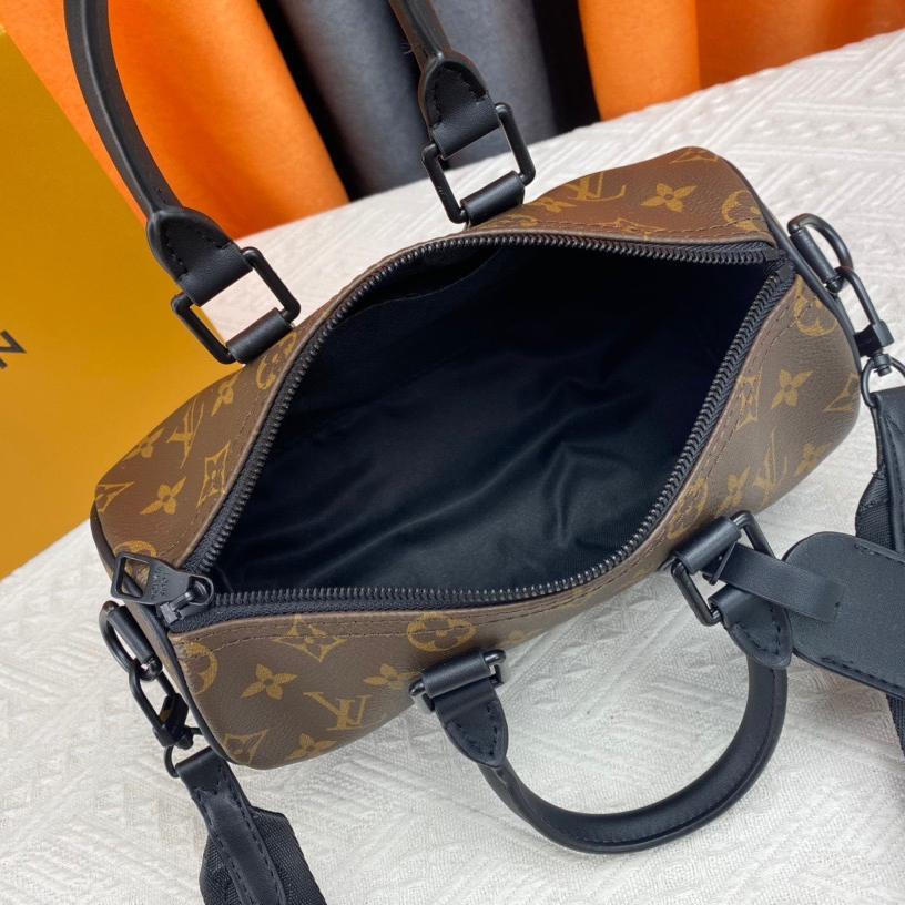 Louis Vuitton Keepall Bandoulière 25 Mens Shoulder Bags