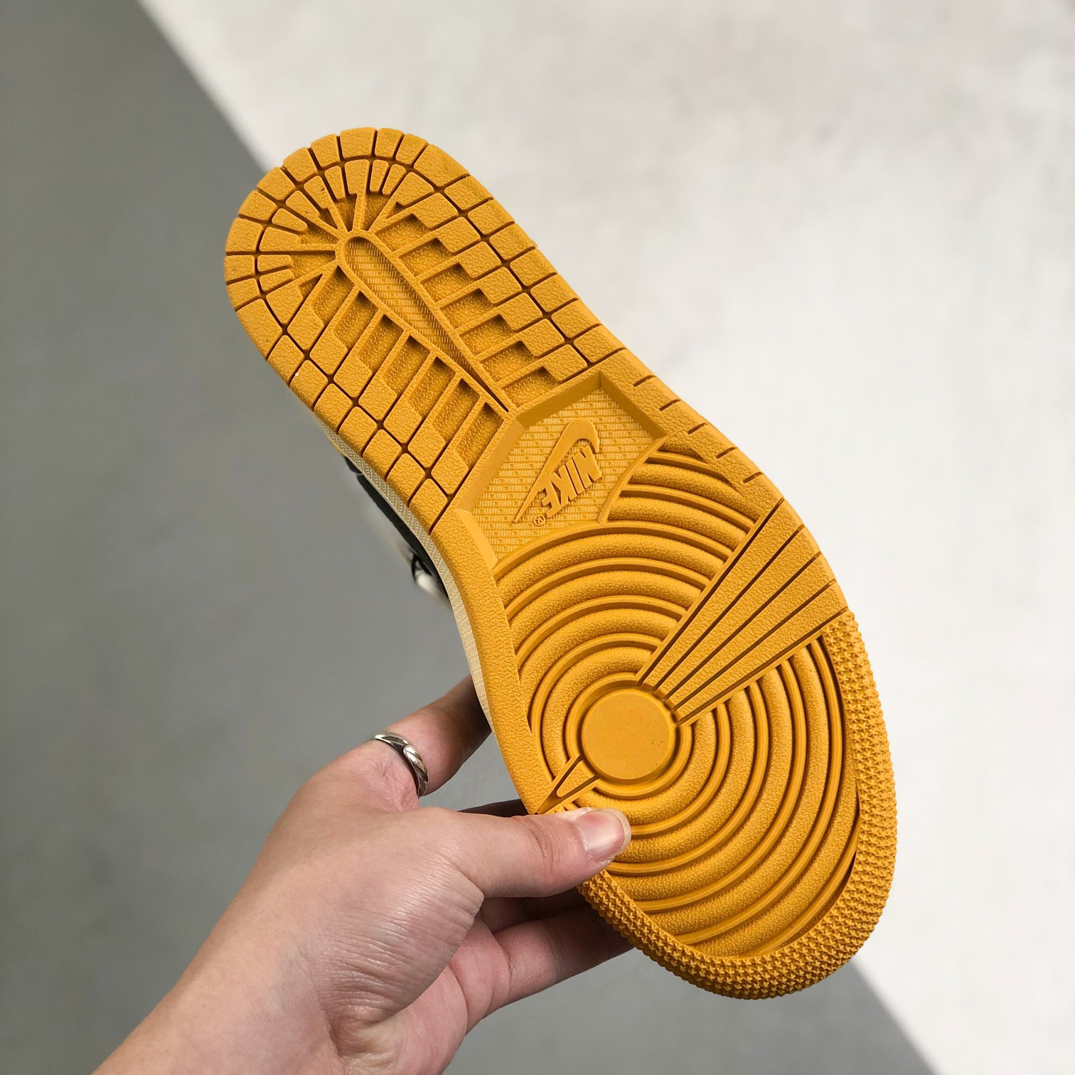 Nike Air Jordan 1 x OFF White Low Top Sneakers Shoes Gr. 36-46