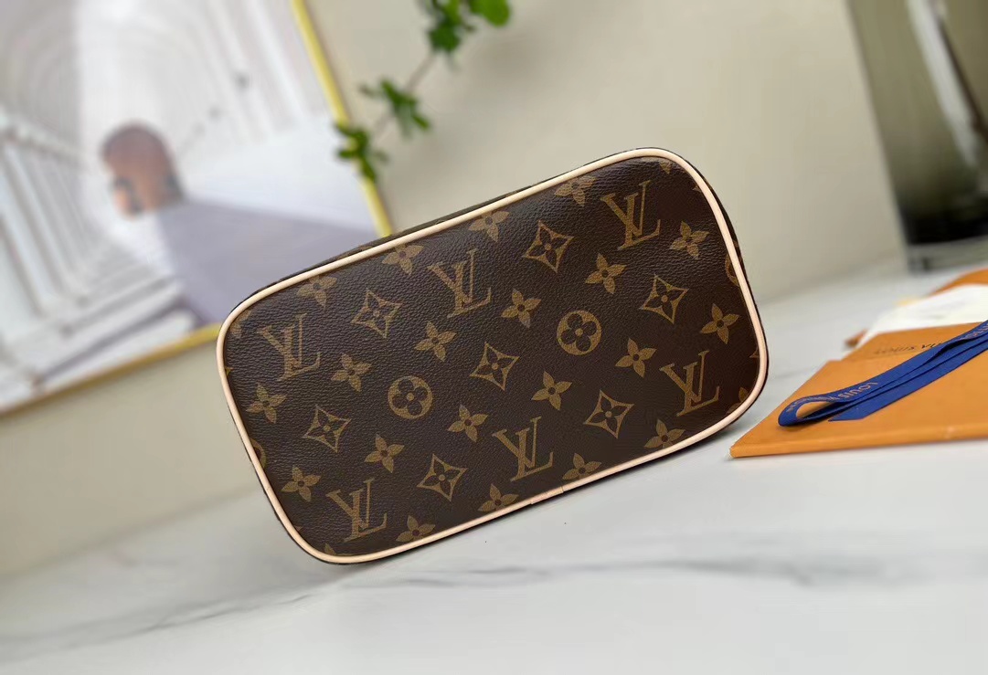 Louis Vuitton M42265 Women Shoulder Bags 24*18*14.5cm