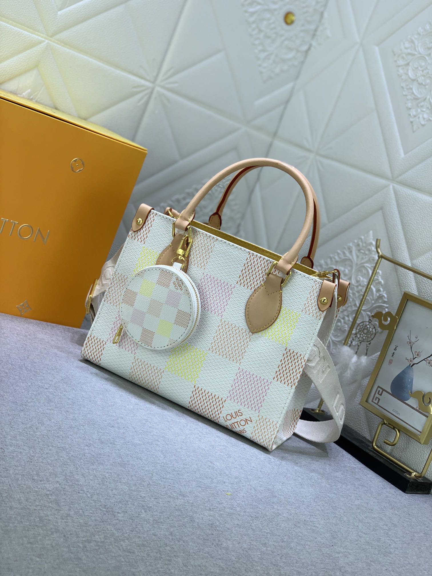 Louis Vuitton M46373 OnTheGo Women Shoulder Bags Size 25*19*11cm