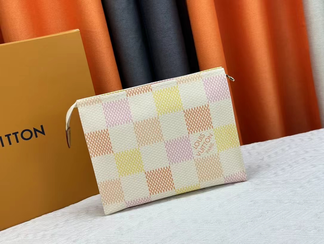 Louis Vuitton Monogram Titanium Clutch Bags Size 26*20*5cm