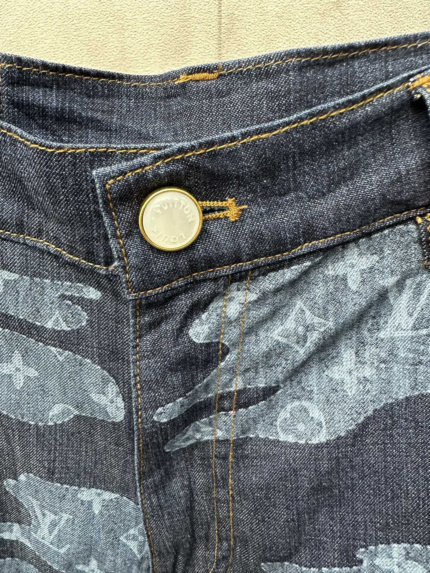 Louis Vuitton Unisex Shorts Size S-XL