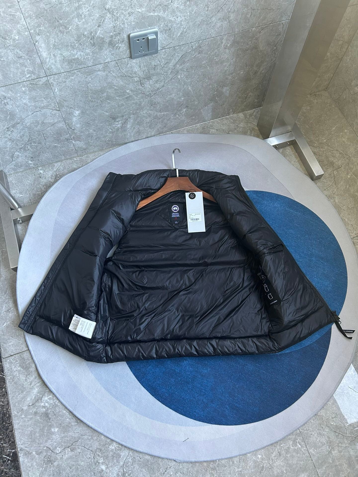 Canada Goose E2229 Crofton Vest-WD Men Winter Vest Size S-XXL