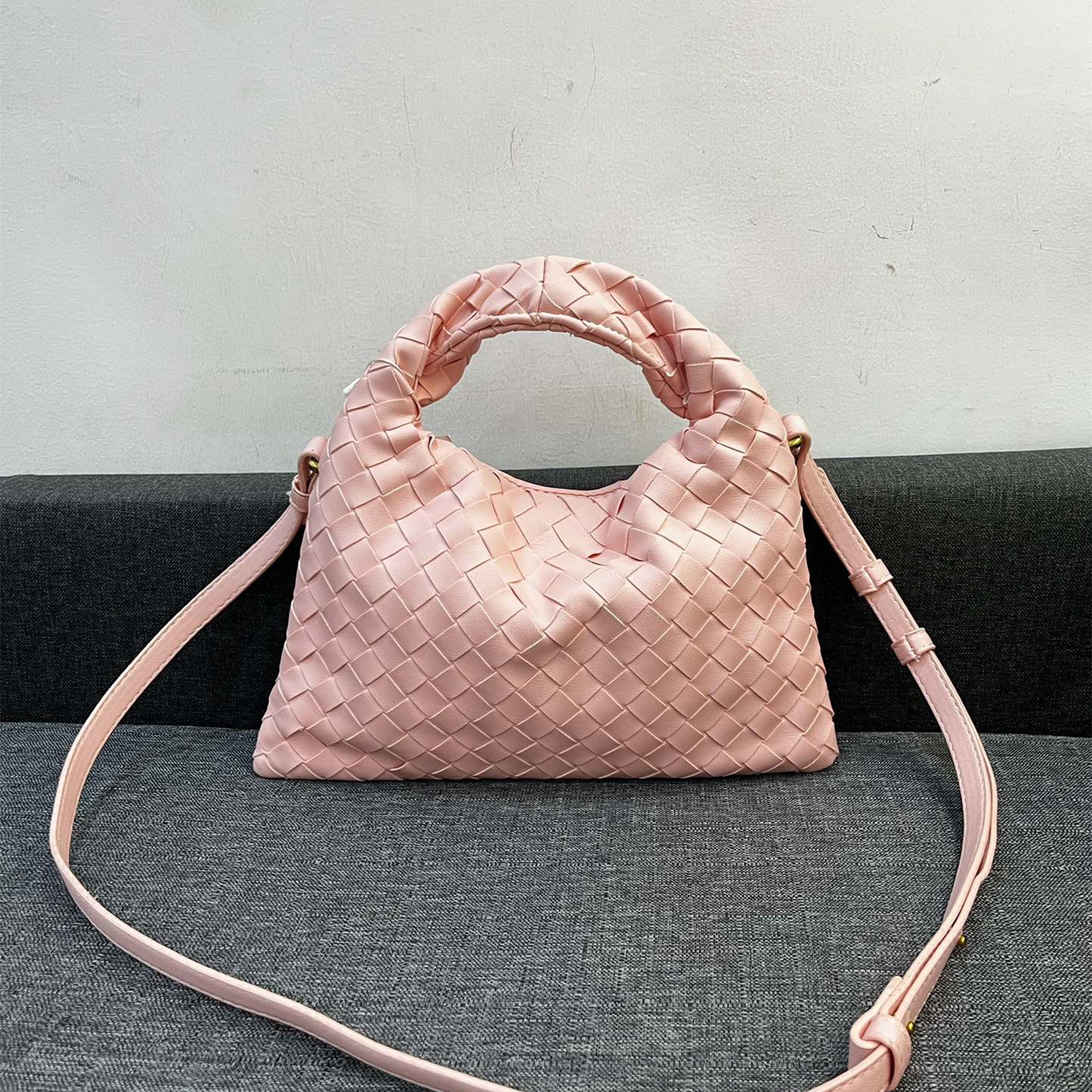 Bottega Veneta HO Women Shoulder Bags 28*17cm