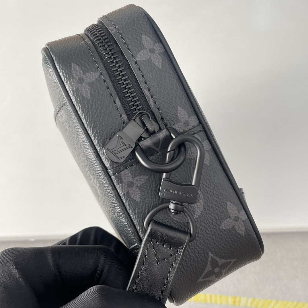 Louis Vuitton M82076 Pochette Kasai Mens Shoulder Bags Size 25*15.5*6.5cm