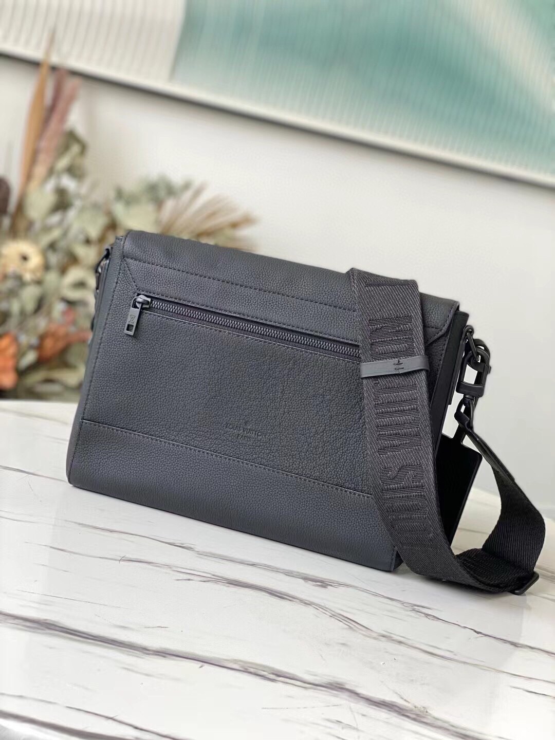 Louis Vuitton M57080 Aerogram Mens Shoulder Bags Size 22*16.5*7cm