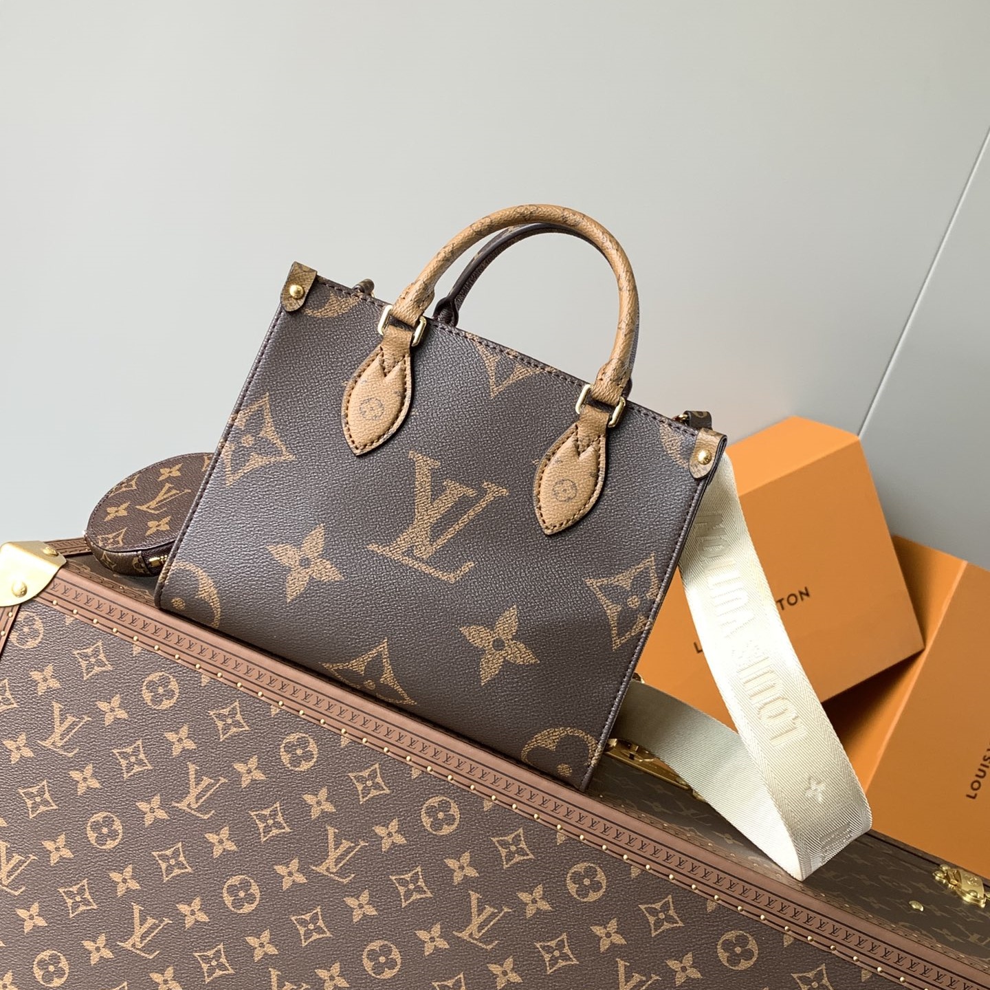 Louis Vuitton M46373 On The Go Women Shoulder Bags Size 25*19*11.5cm