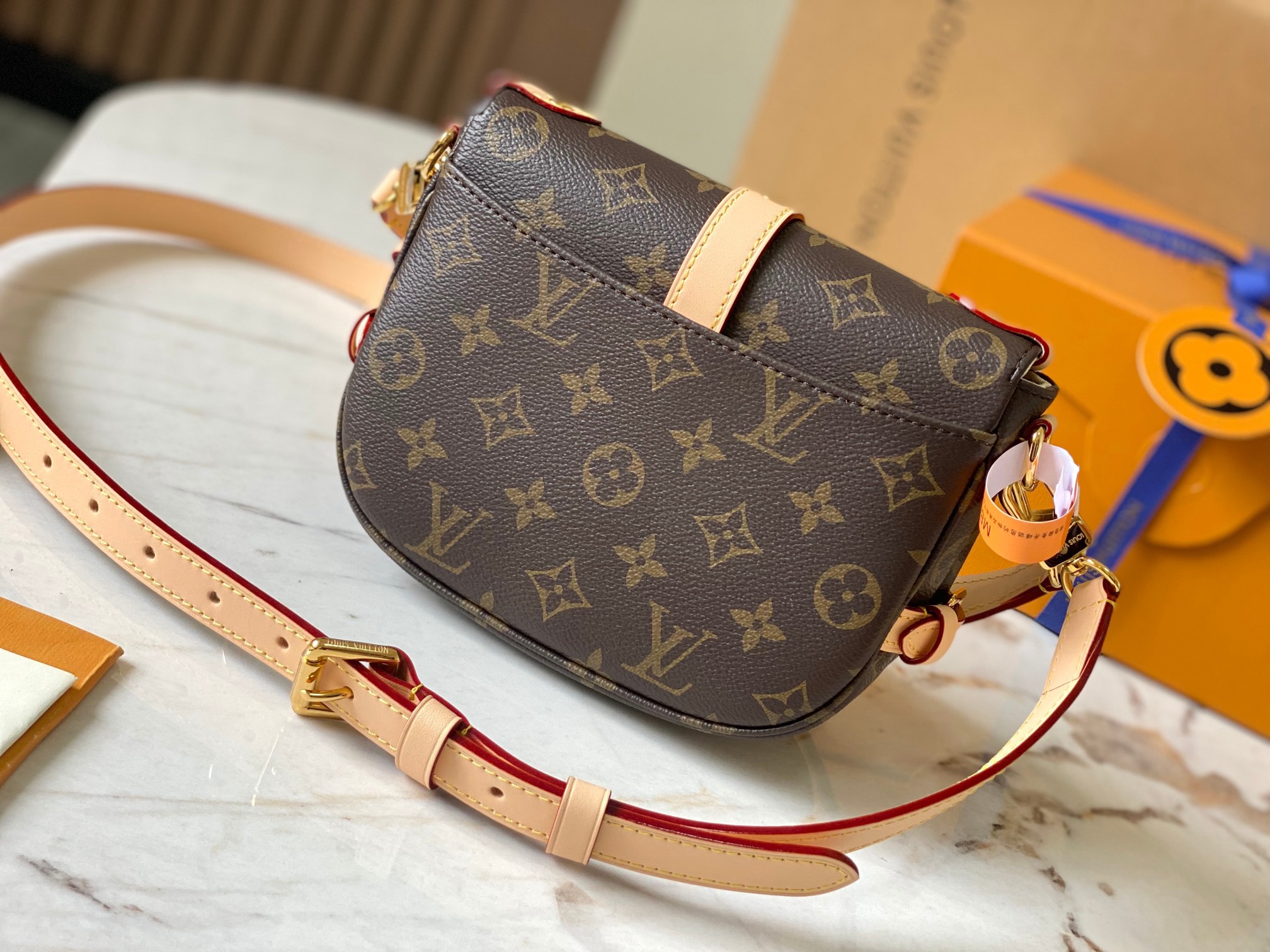 Louis Vuitton M46740 Saumur BB Women Shoulder Bags Size 20*15*7.5cm