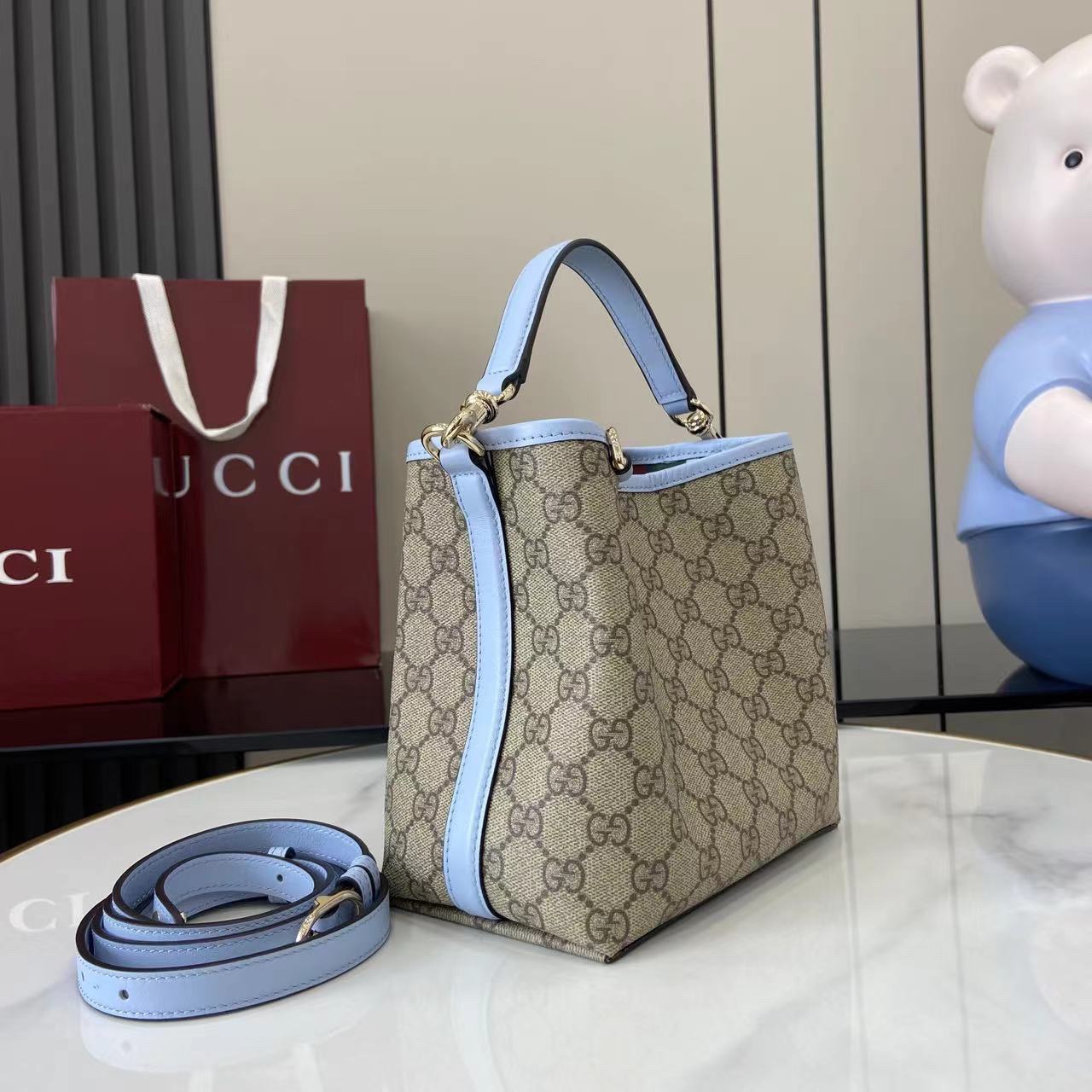 Gucci GG Emblem Women Shoulder Bags Size 20*18*11cm