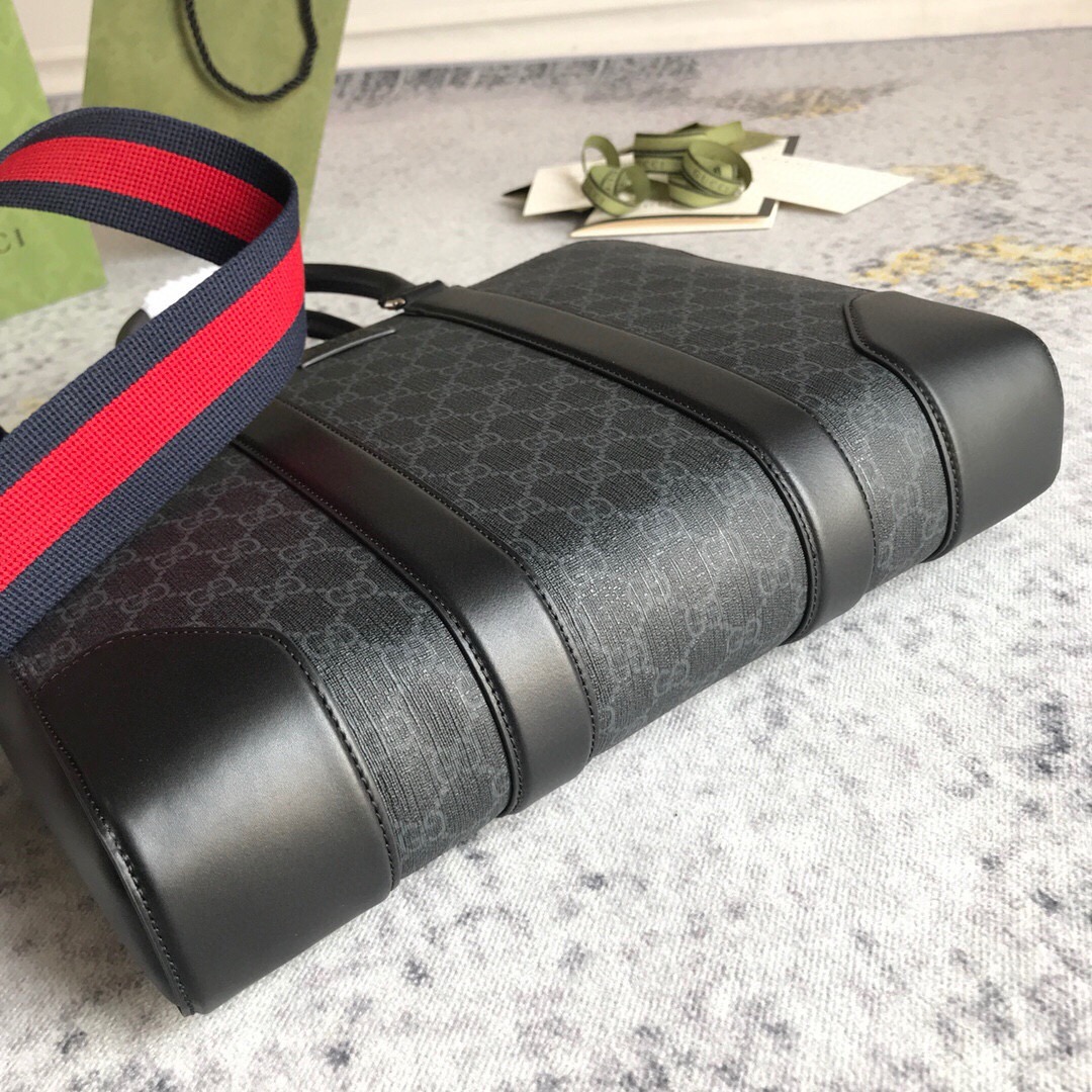 Gucci Aus GG Supreme Mens Shoulder bags Size 36*28*7cm