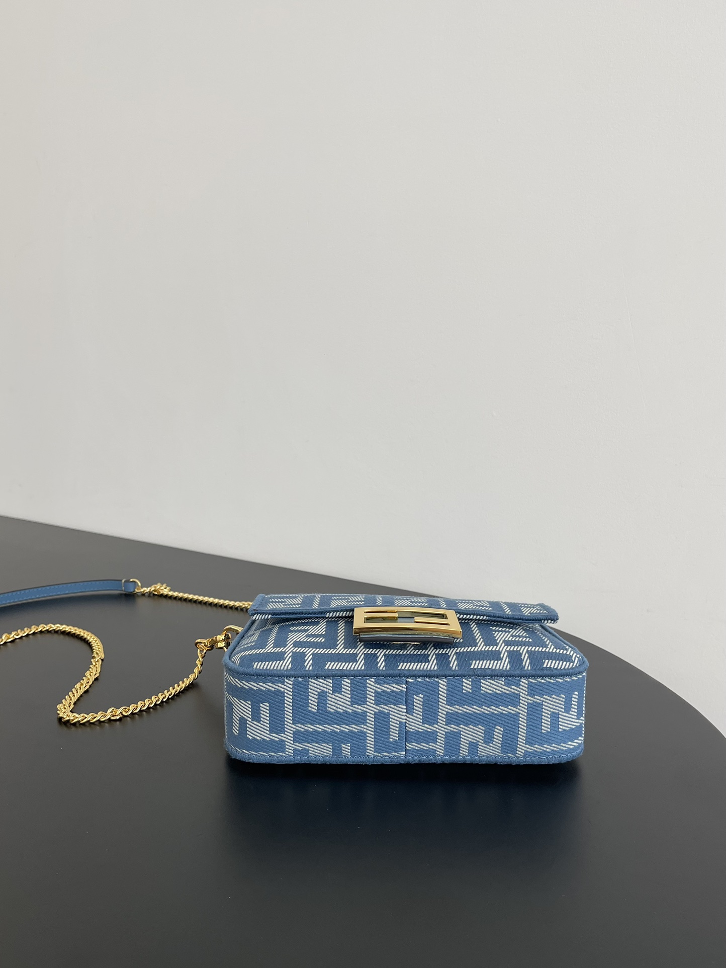 Fendi Baguette Women Shoulder Bags Small 19*10*4cm