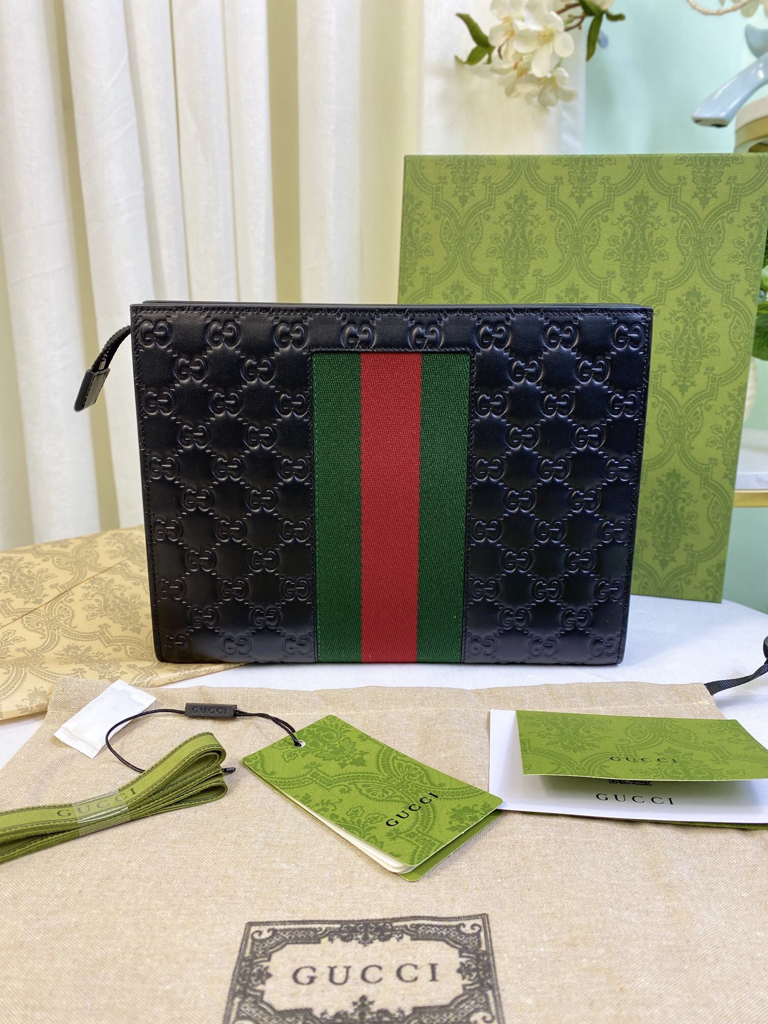 Gucci New GG Supreme Clutch Size 26*20*6cm Style 475316