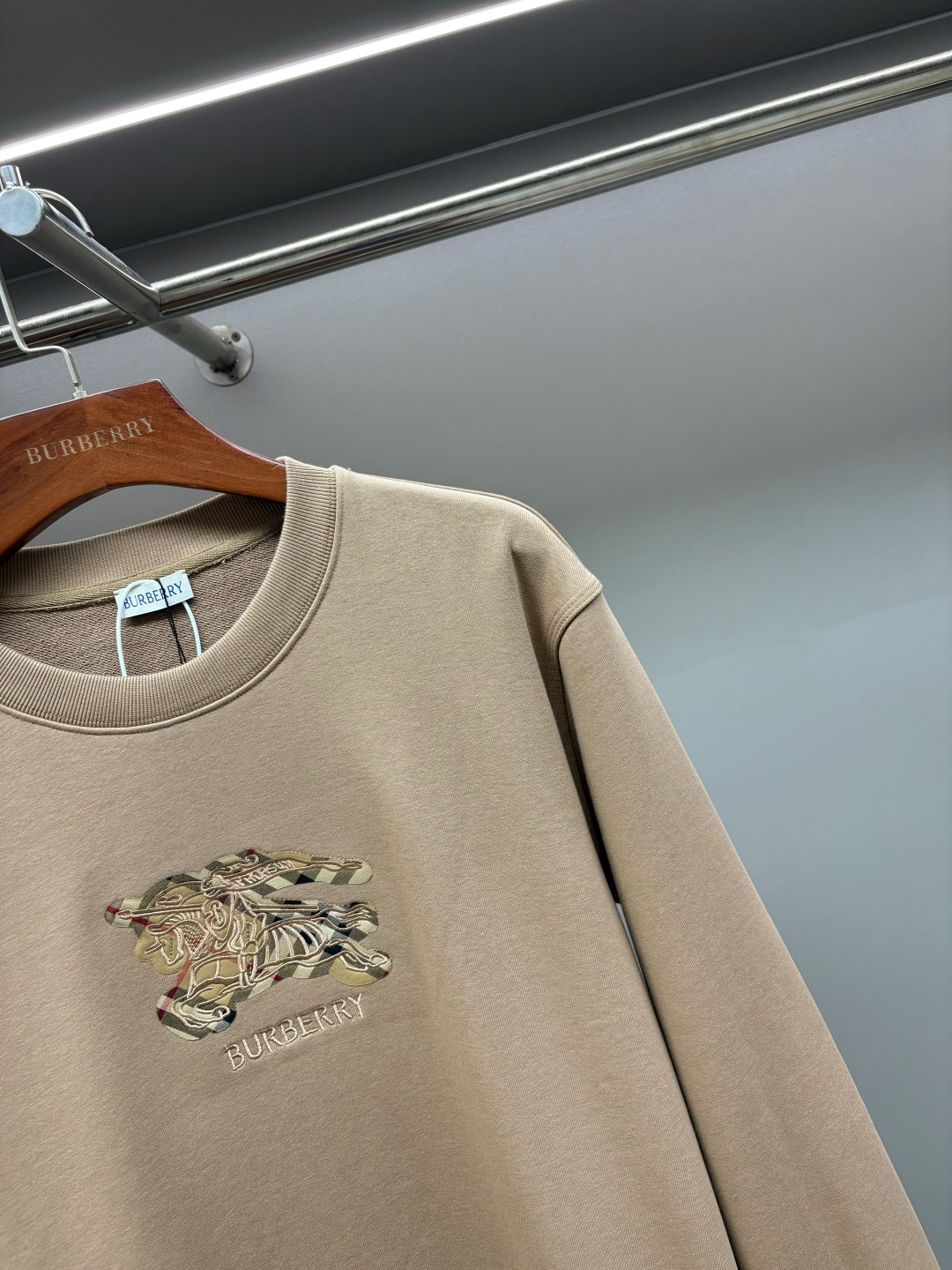 Burberry Unisex Sweatshirt Size S-XXL