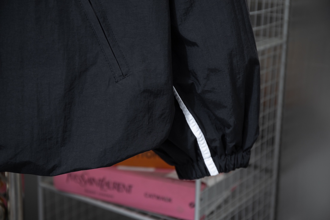 Balenciaga Waterproof jacket Size S-XL