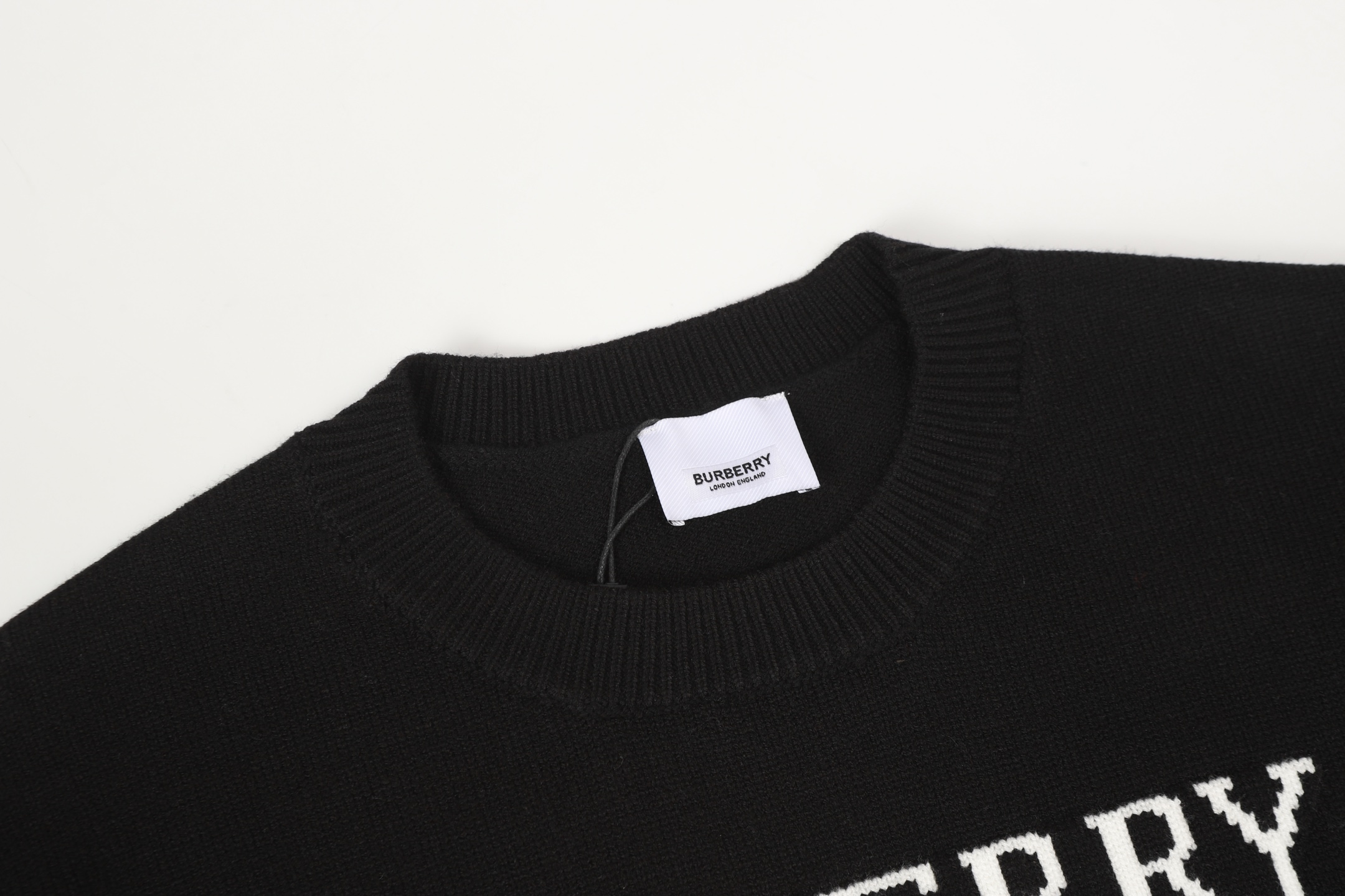 Burberry Unisex Sweatshirt Size S-L