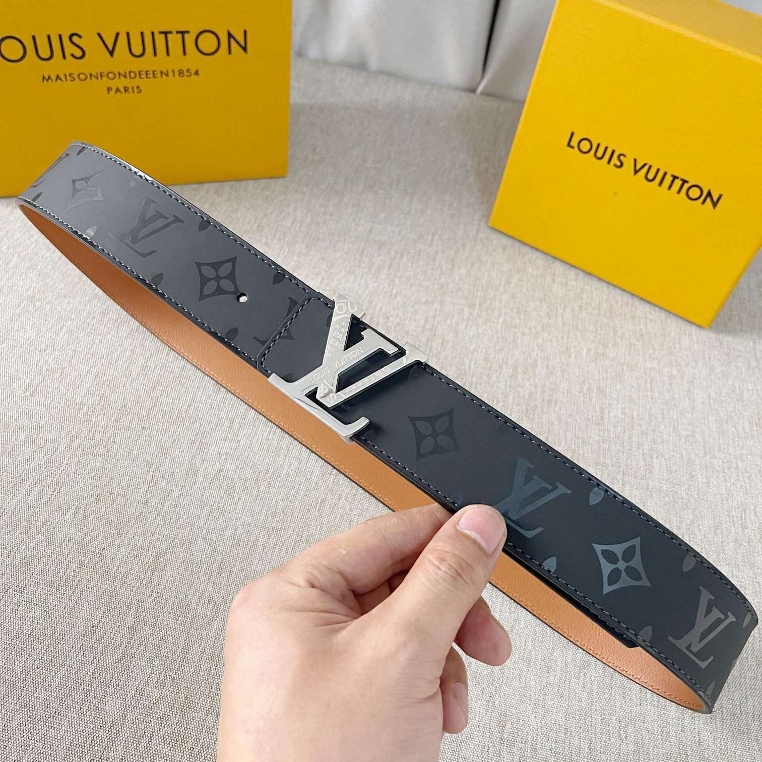 Louis Vuitton Mens Belt Width 4cm