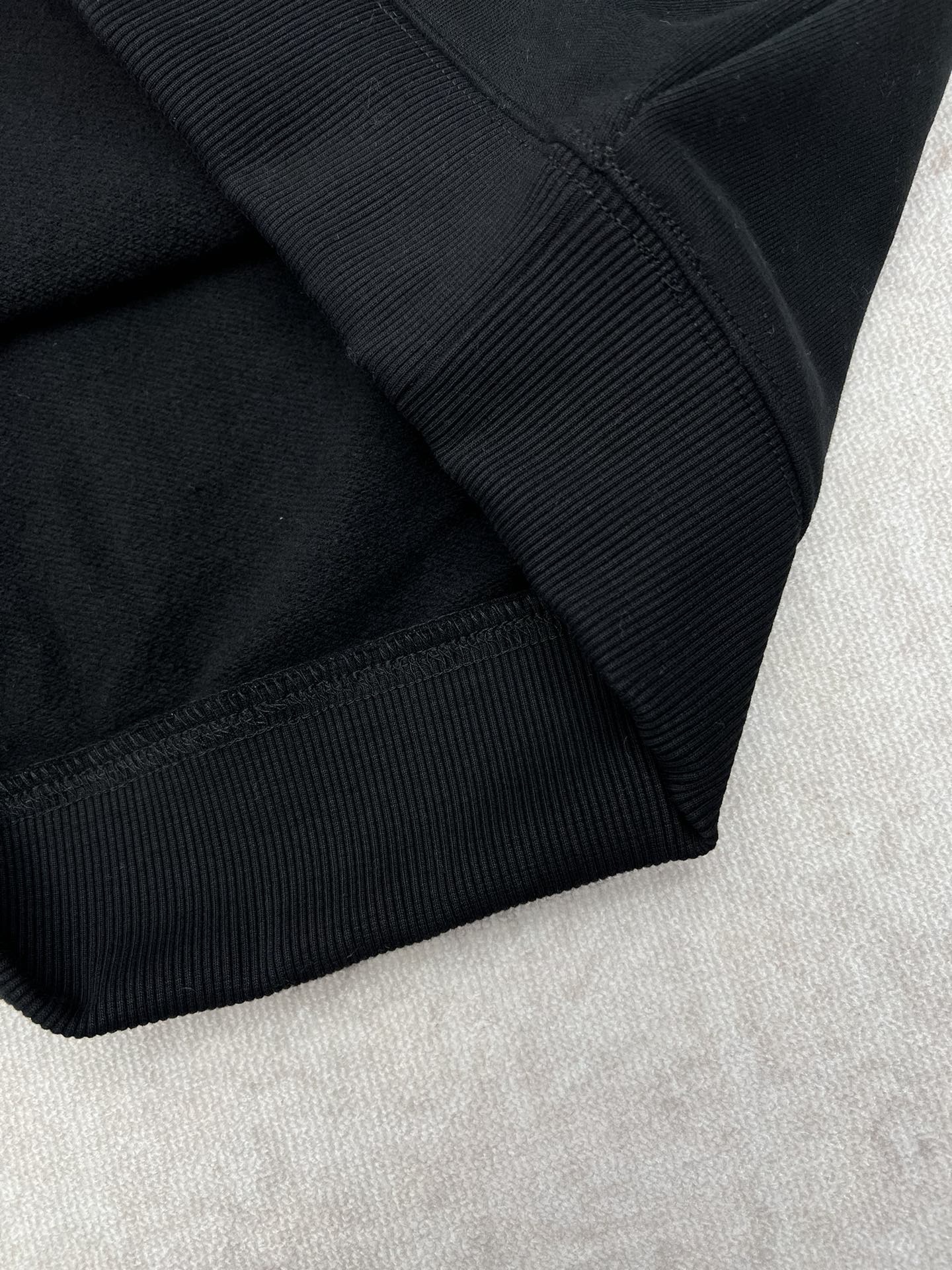 Burberry Unisex Sweatshirt Size S-XL