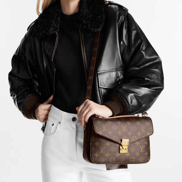 Louis Vuitton M44875 M44876 Pochette Métis Women Shoulder Bags Size 25*19*7cm