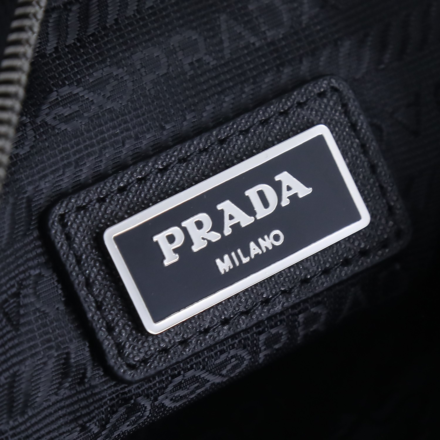 Prada 2VH113 Re-Nylon and Saffiano Leather Mens Shoulder Bags Size 24*18.5*6cm