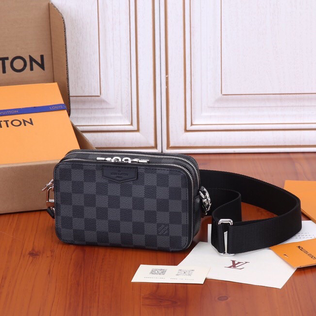 Louis Vuitton M60418 Mens Shoulder Bags 18.5*11*6.5cm