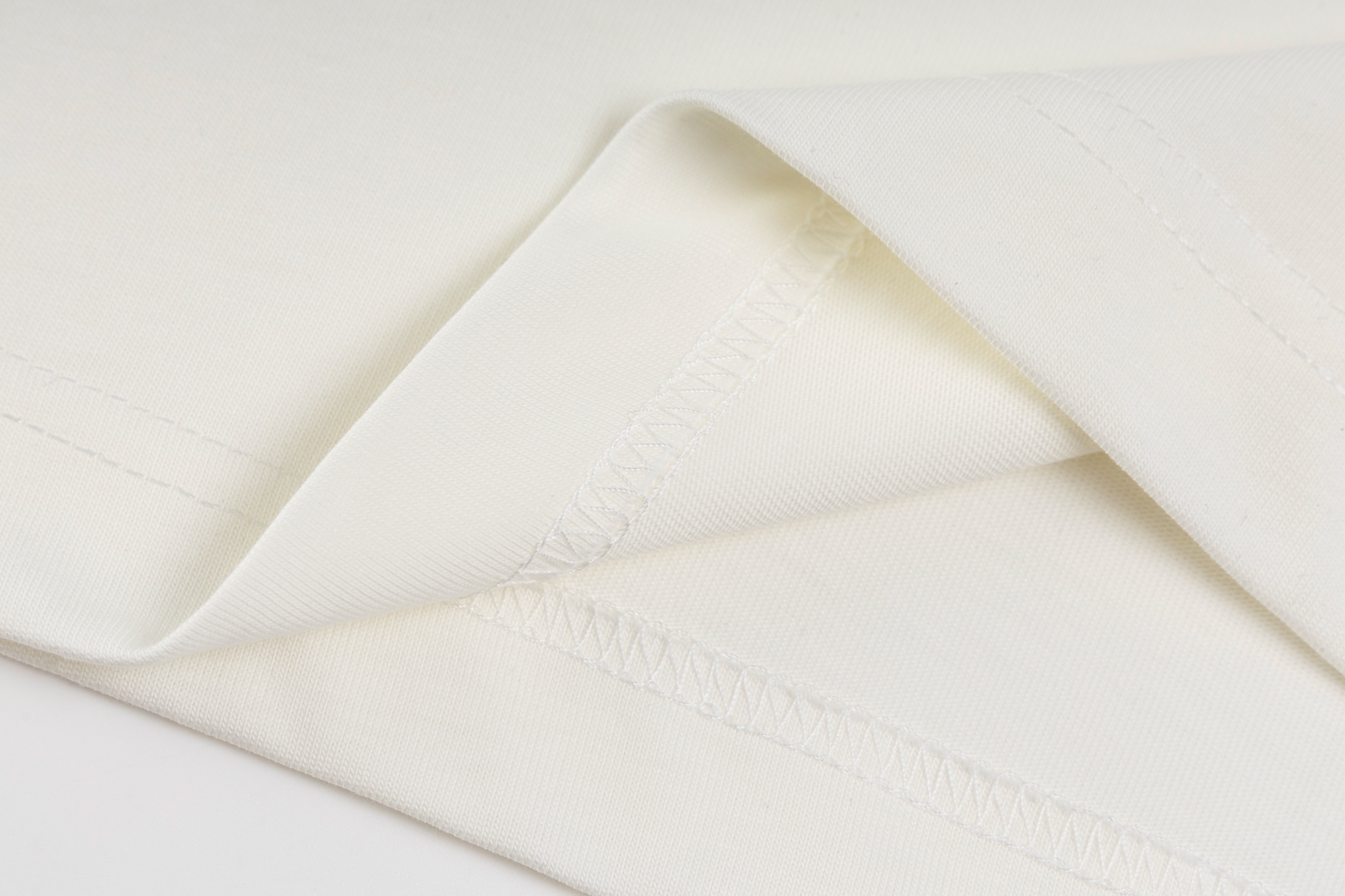 Burberry Cotton T Shirt  Embroider Size XS-L