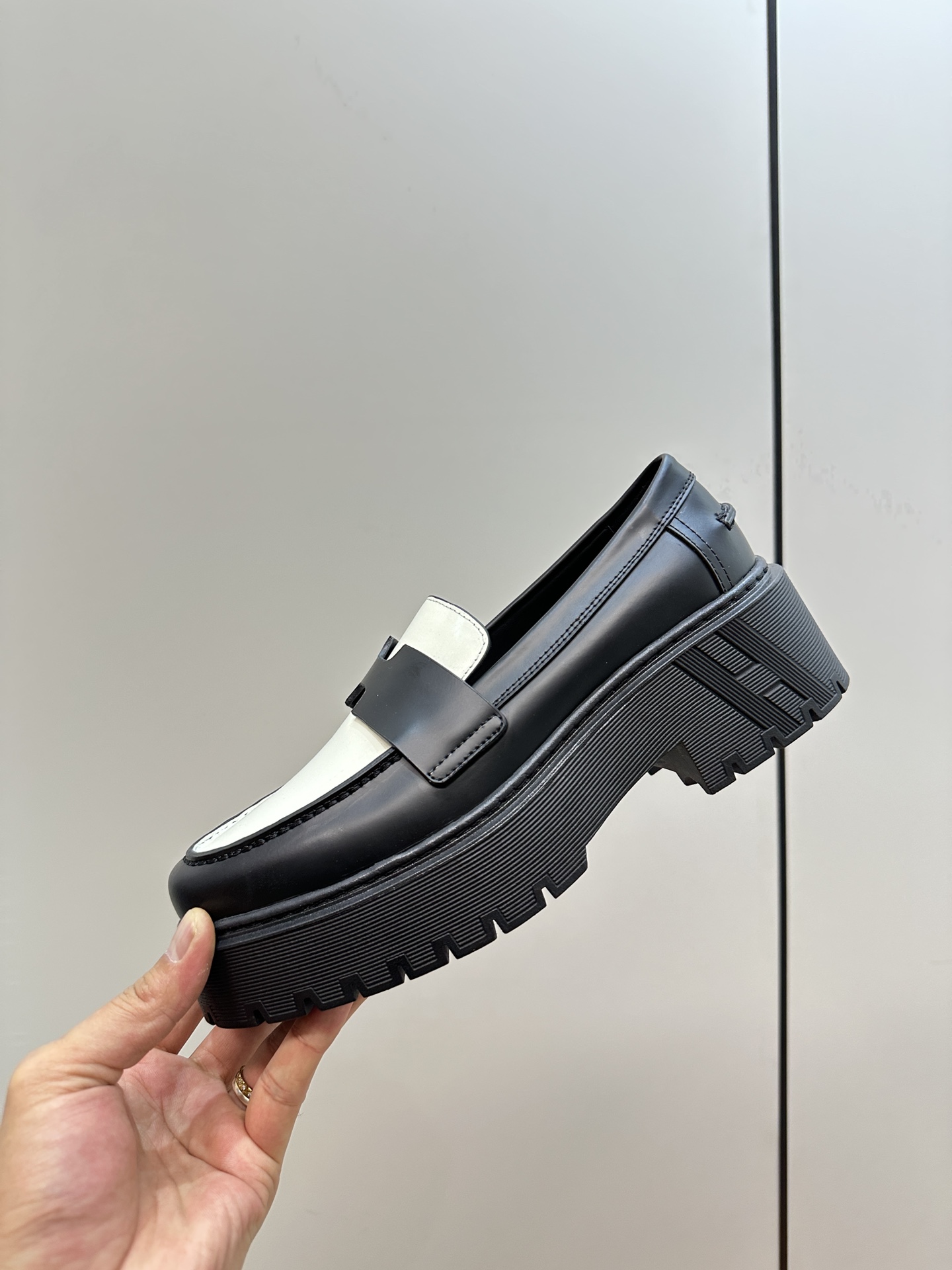 Hermes Women Loafers Size 36-40