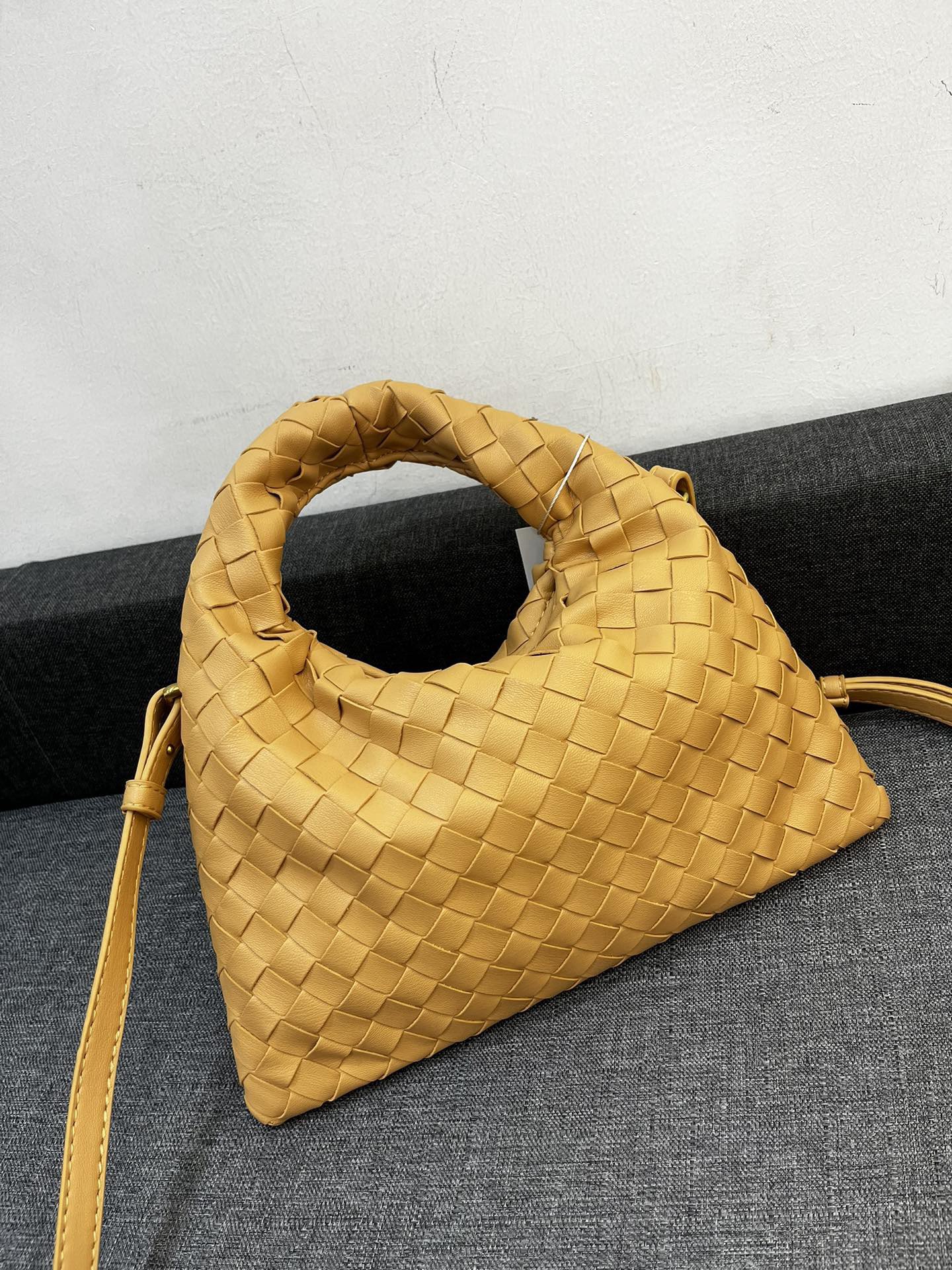 Bottega Veneta HO Women Shoulder Bags 28*17cm