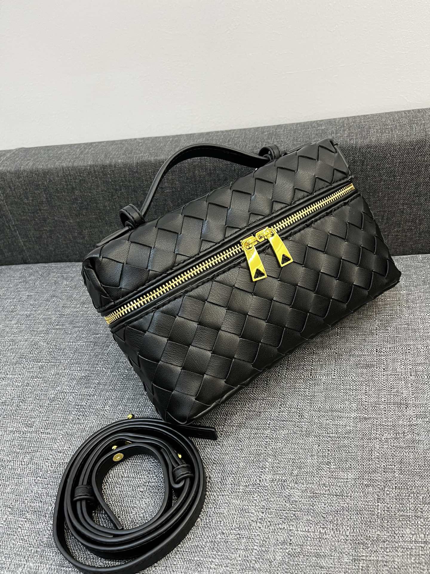 Bottega Veneta Vanity Case Women Shoulder Bags 24*13*6cm