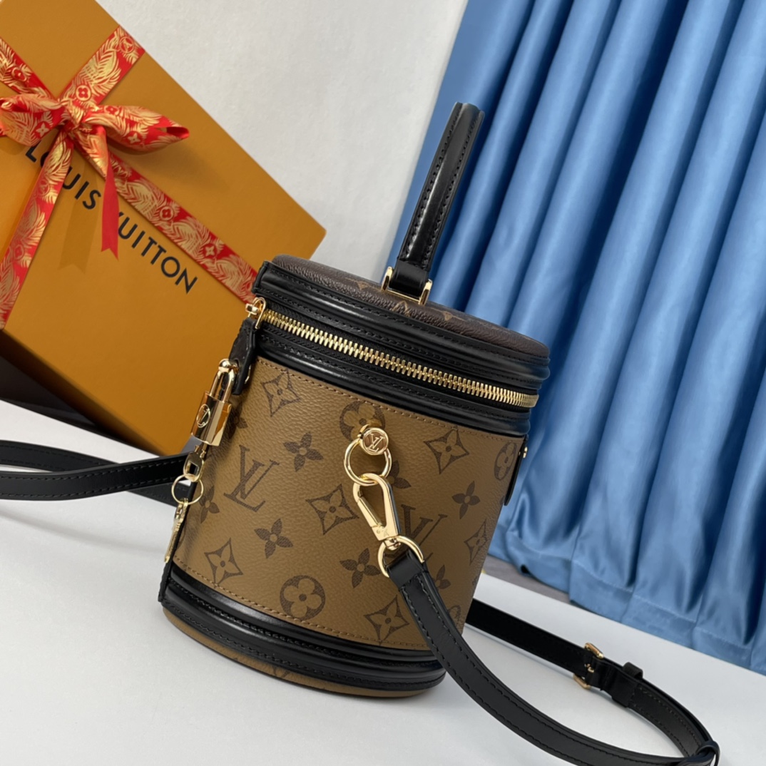 Louis Vuitton M43986 Cannes Women Shoulder Bags Size 15*15*17cm