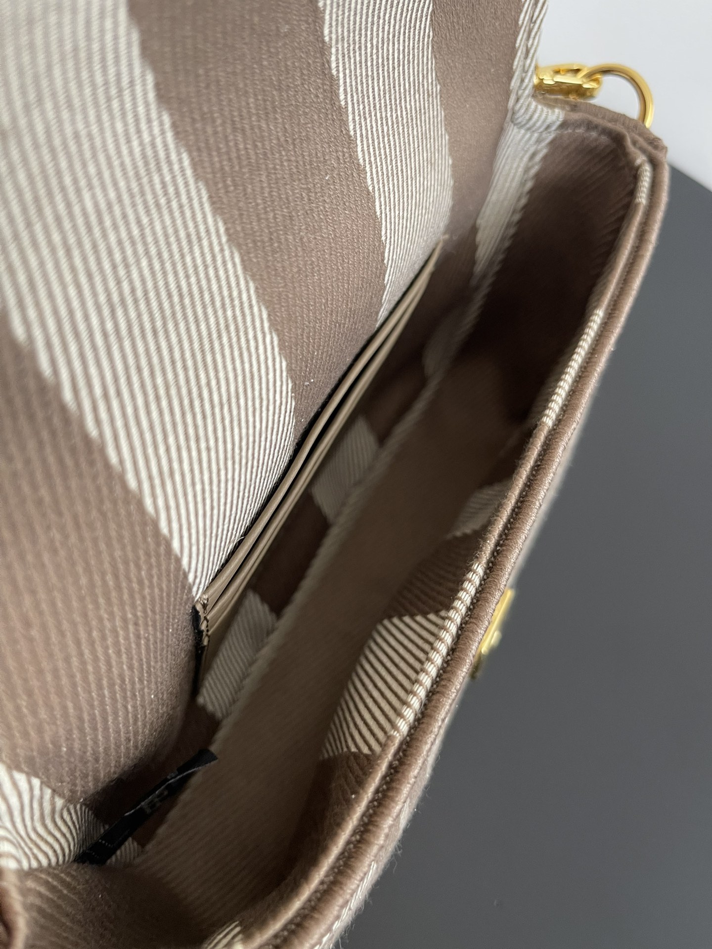 Fendi Baguette Women Shoulder Bags Small 19*10*4cm