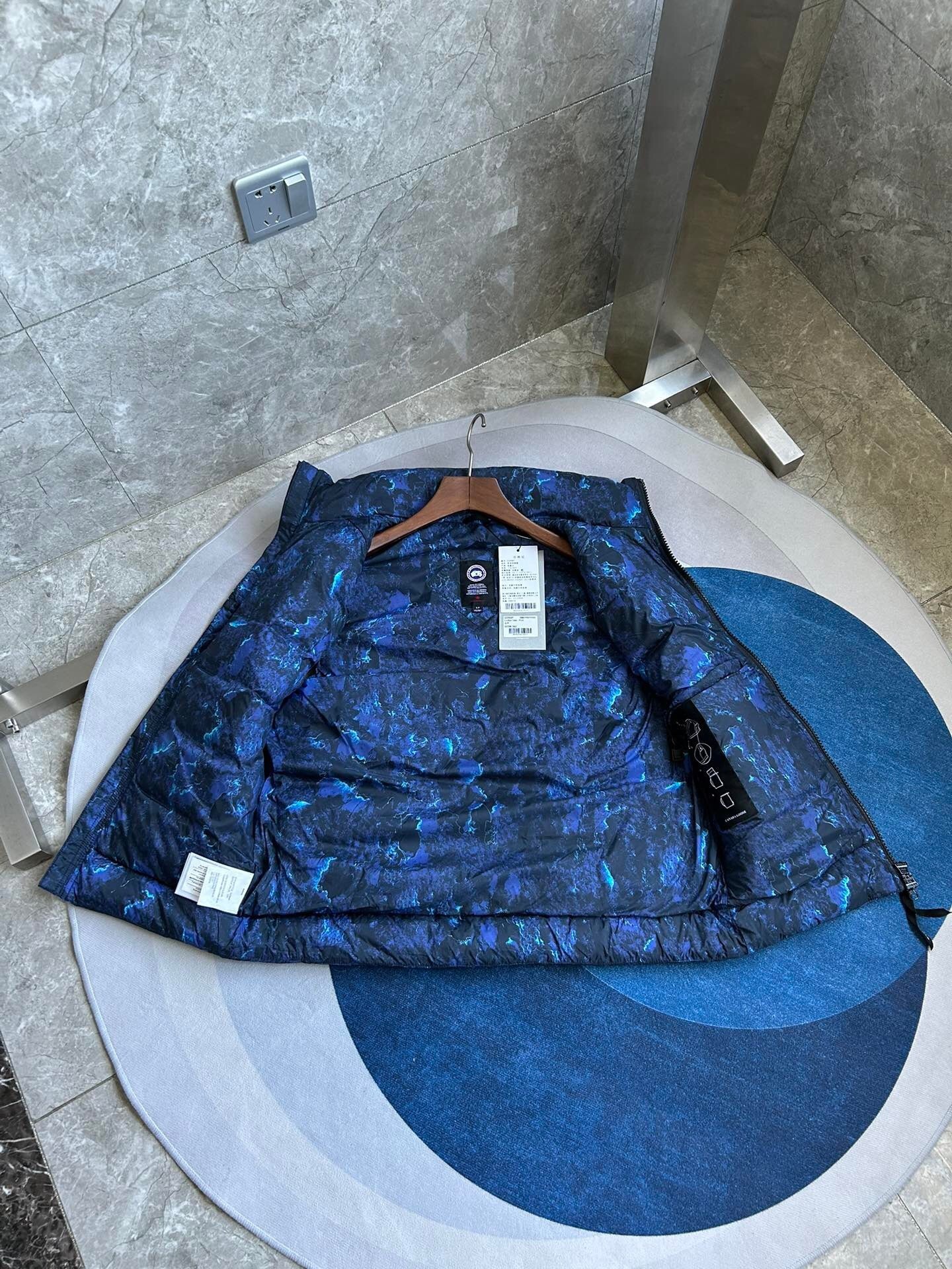 Canada Goose E2229 Crofton Vest-WD Men Winter Vest Size S-XXL