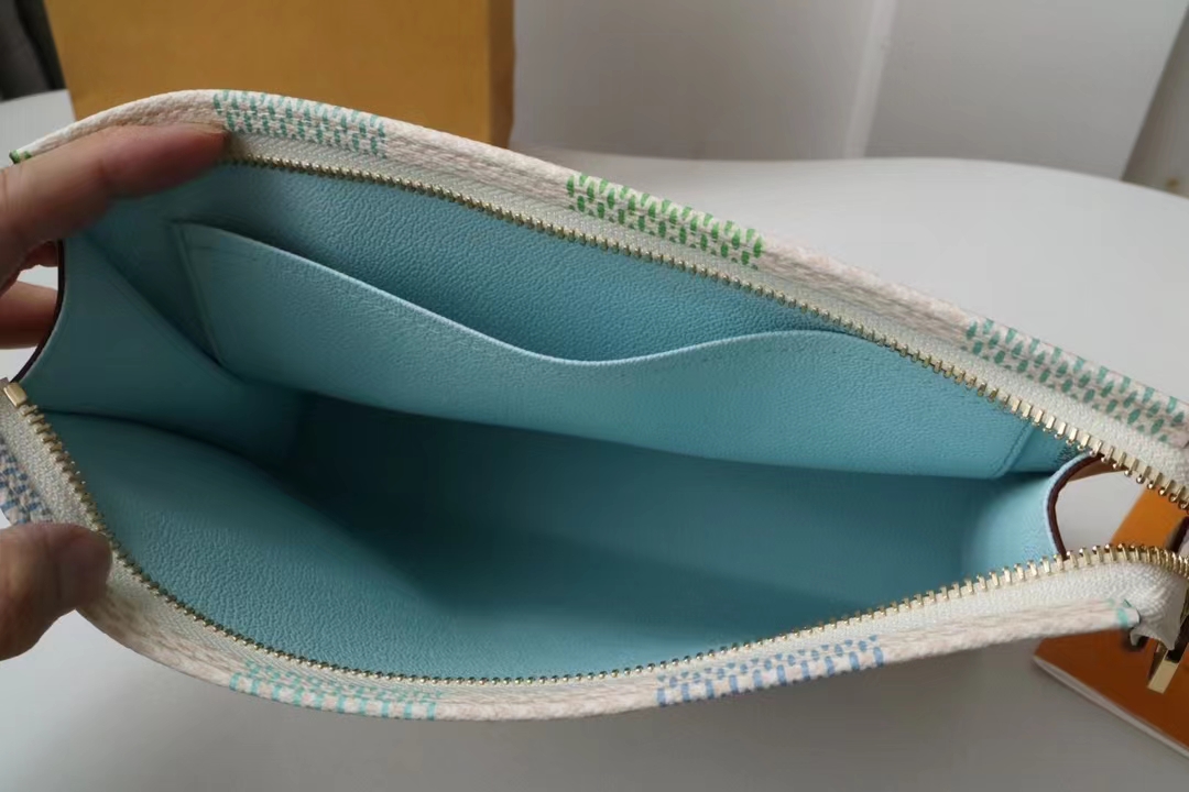 Louis Vuitton Monogram Titanium Clutch Bags Size 26*20*5cm