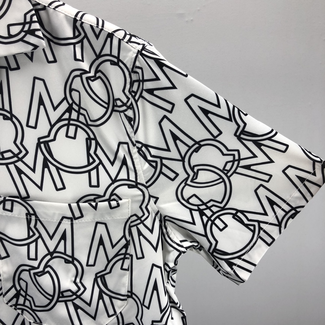 Moncler Sommeranzug Size S-XXL