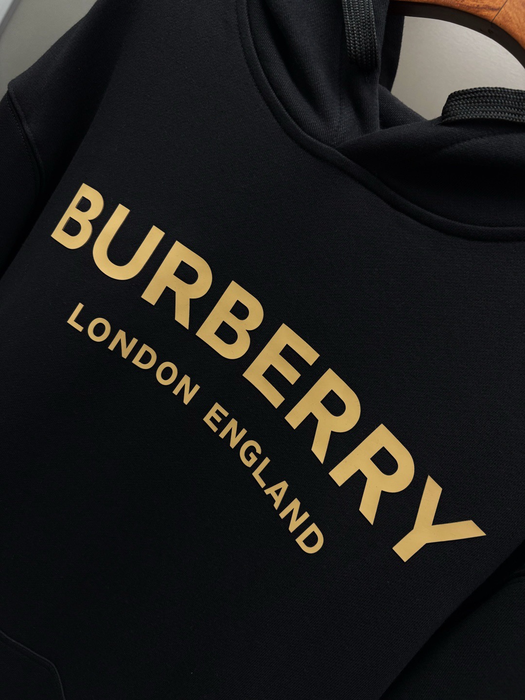 Burberry Unisex Sweatshirt Size S-XXL