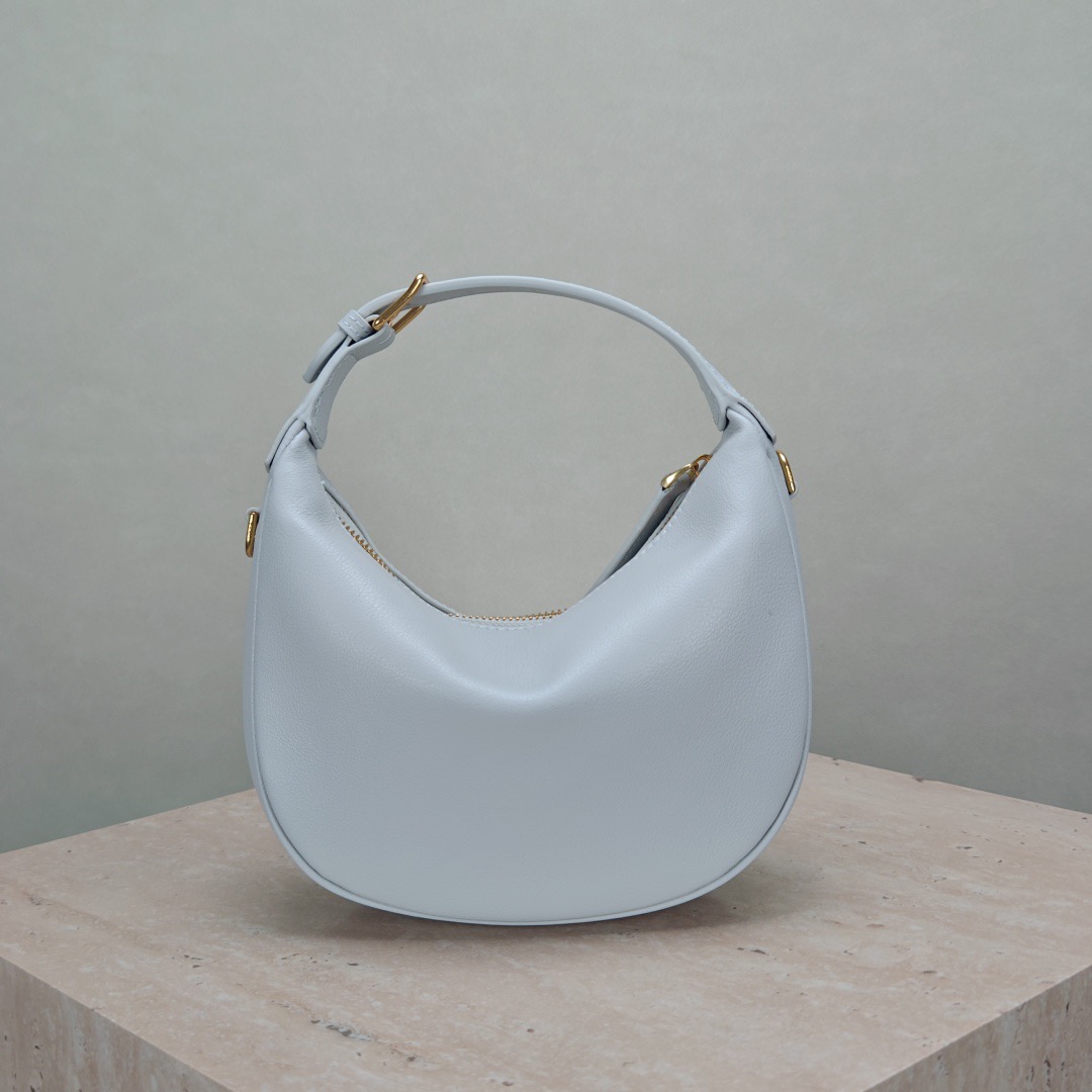 Celine 25ss Lulu Women Shoulder Bags Size 24*21*5cm