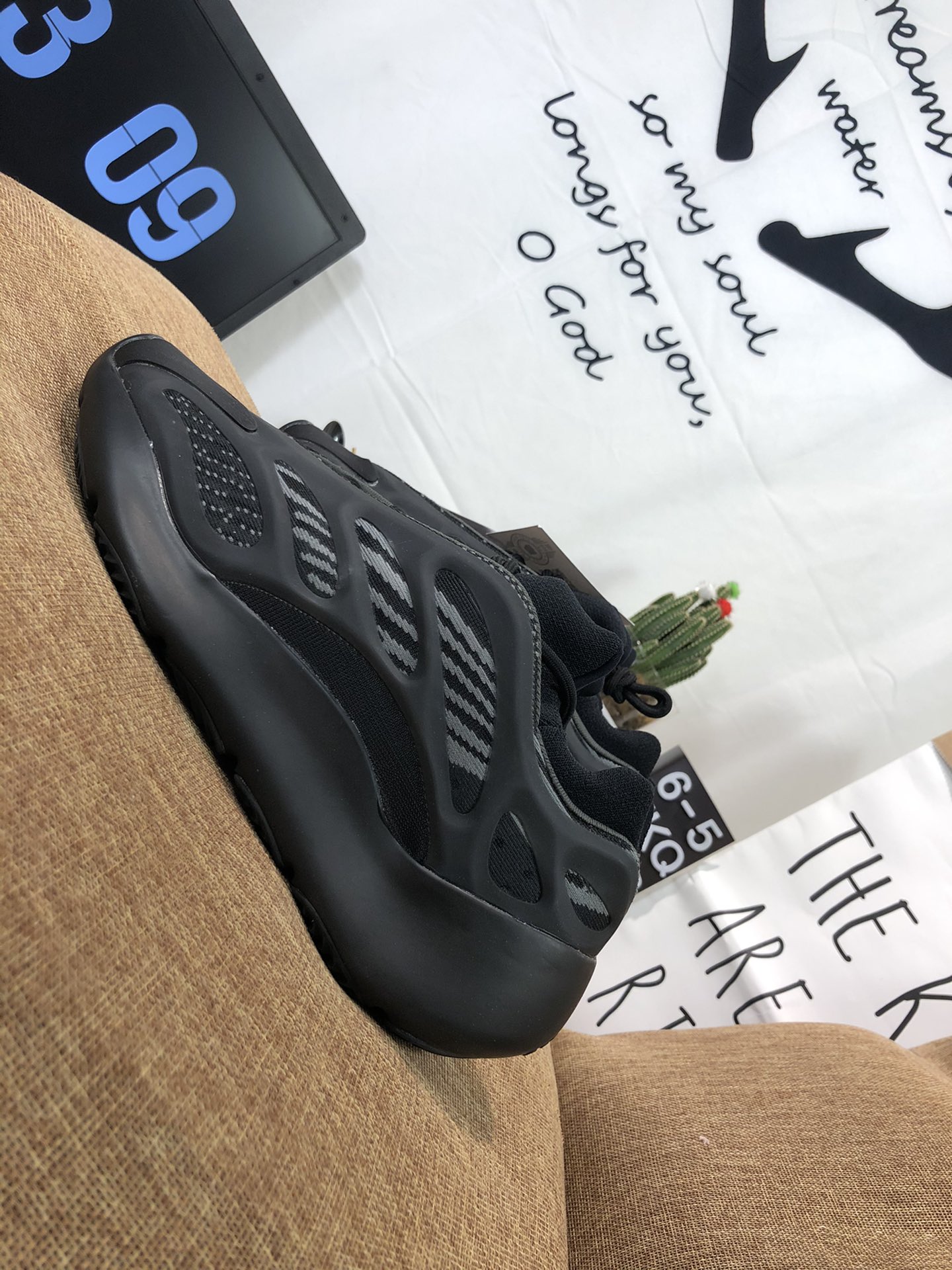 Yeezy 700 V3  Azael  Mens/Women's Sneakers Shoes 36 - 45