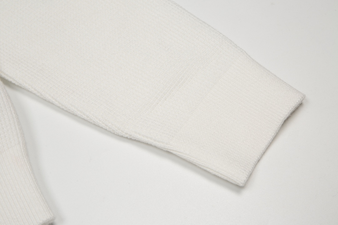 Burberry Unisex Sweatshirt Size S-XXL