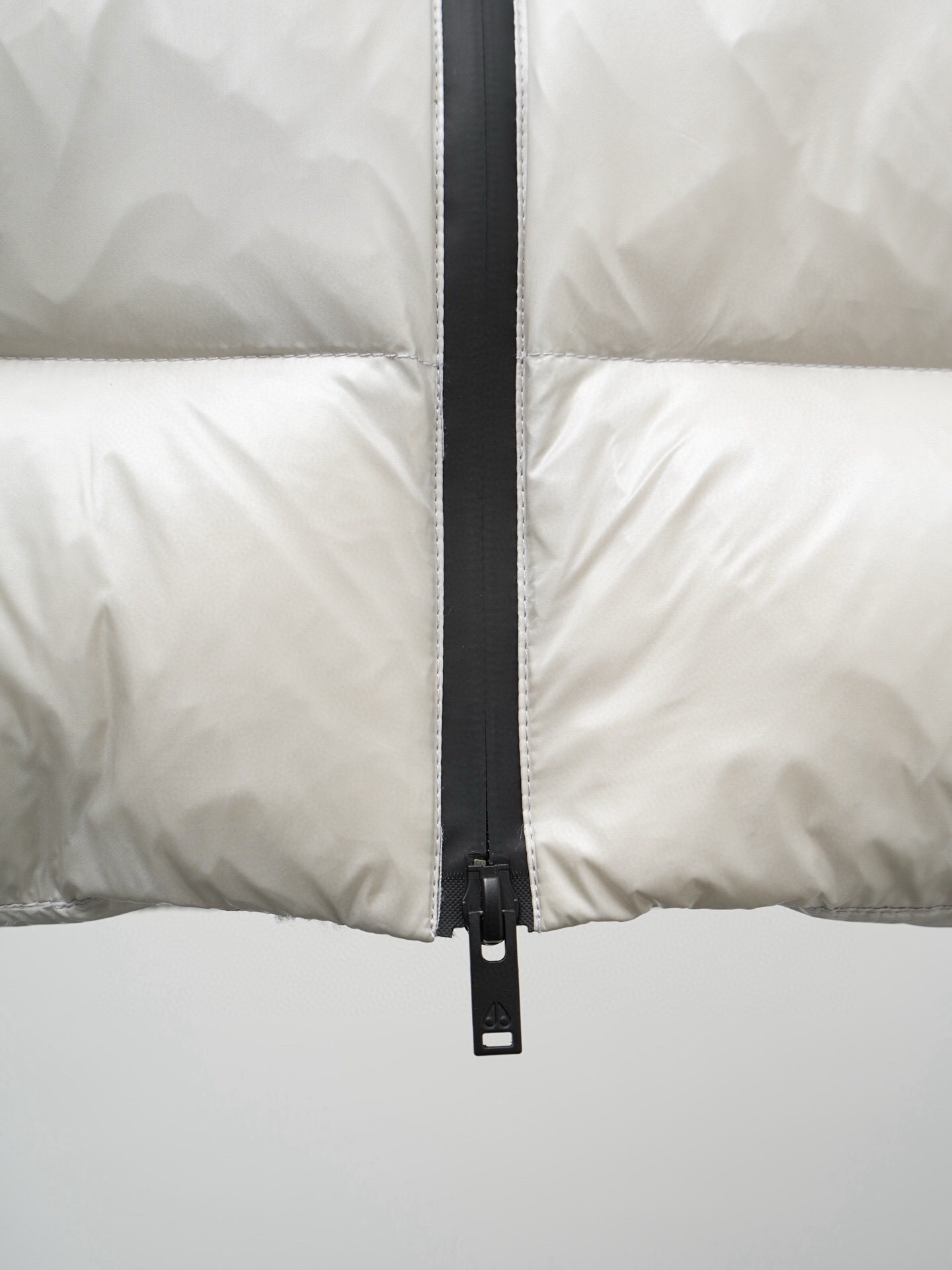 Moose Knuckles J26 Vest-WD Unisex Winter Vest Size S-XXL