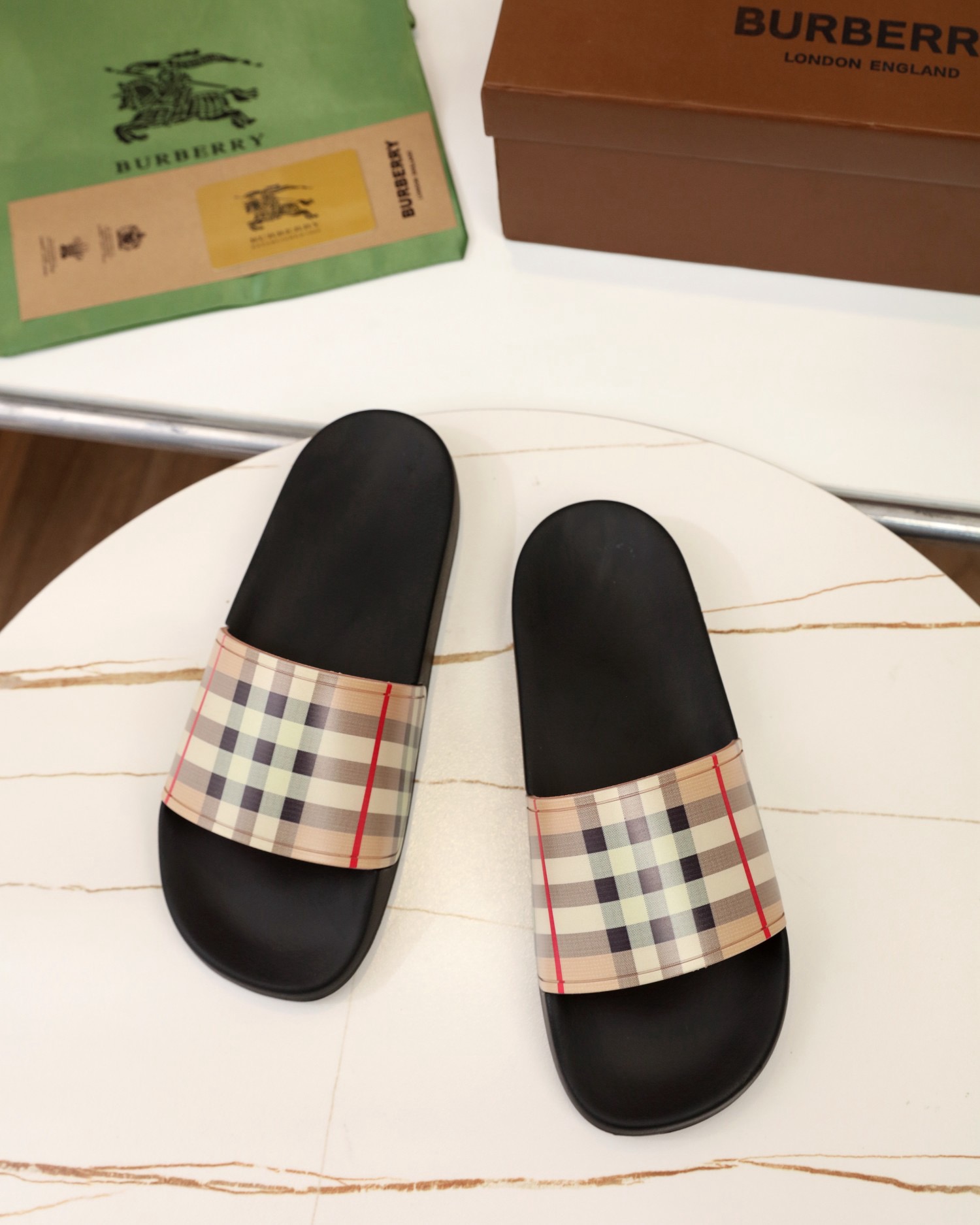 Burberry Mens Slippers Size 42