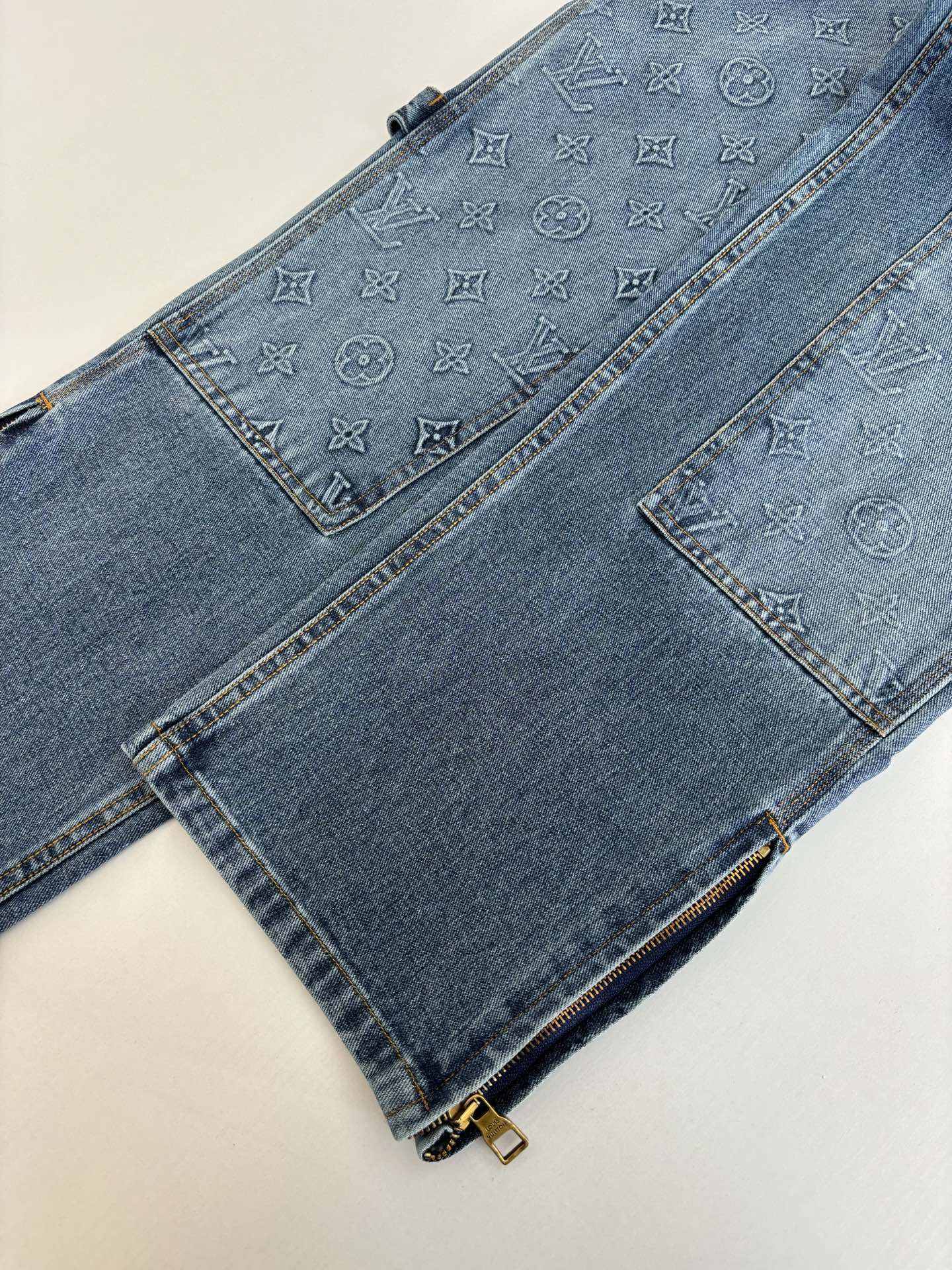 Louis Vuitton Unisex Jeans Size S-XL