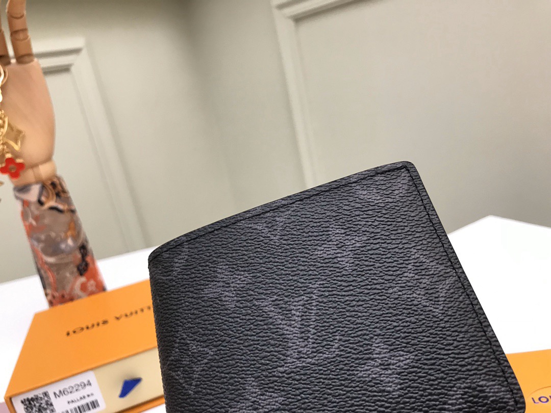 Louis Vuitton Men Wallet M62294 Size 11.9*9cm