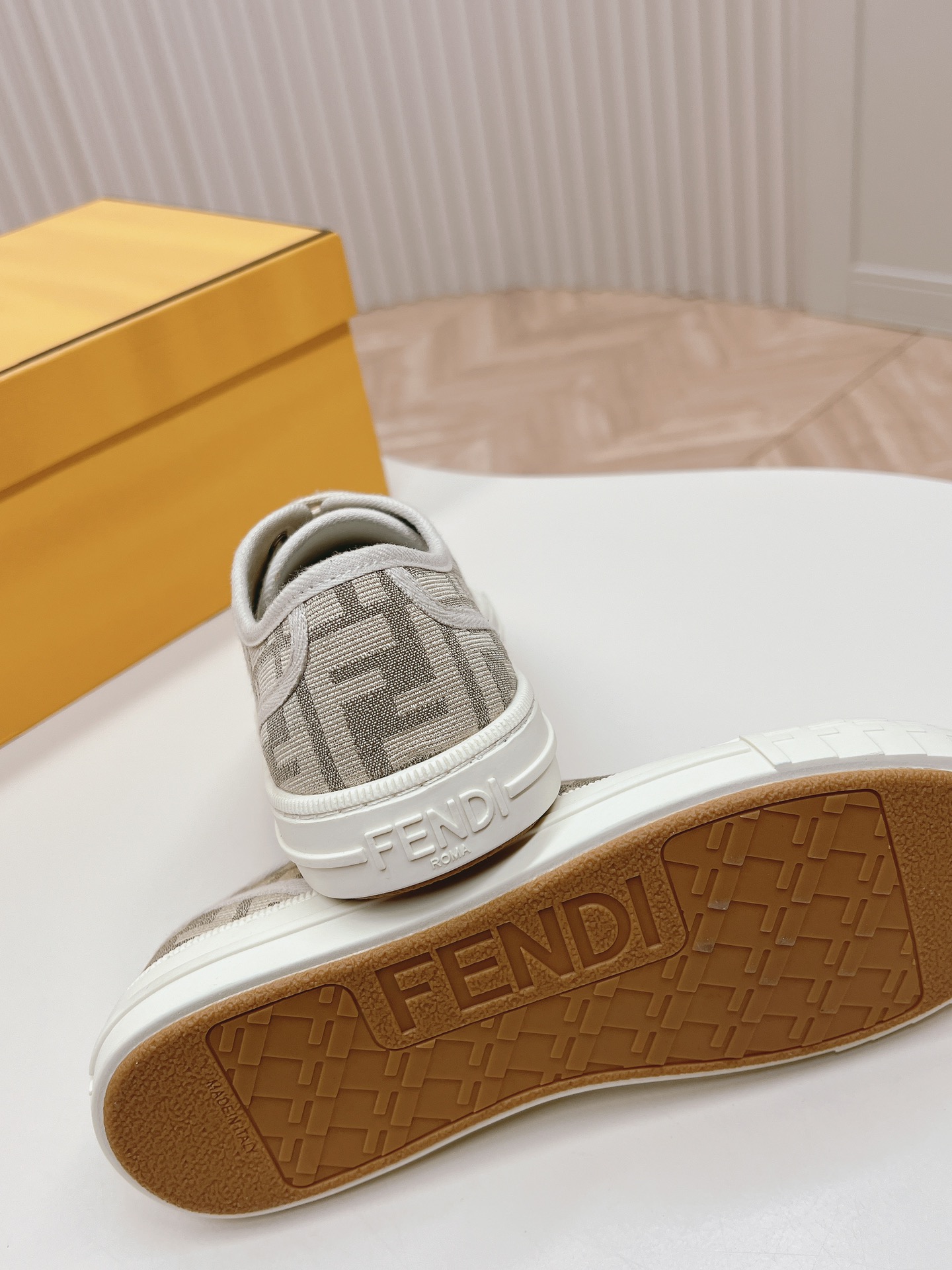 Fendi 2024ss New arrival Sneaker Size 36-40