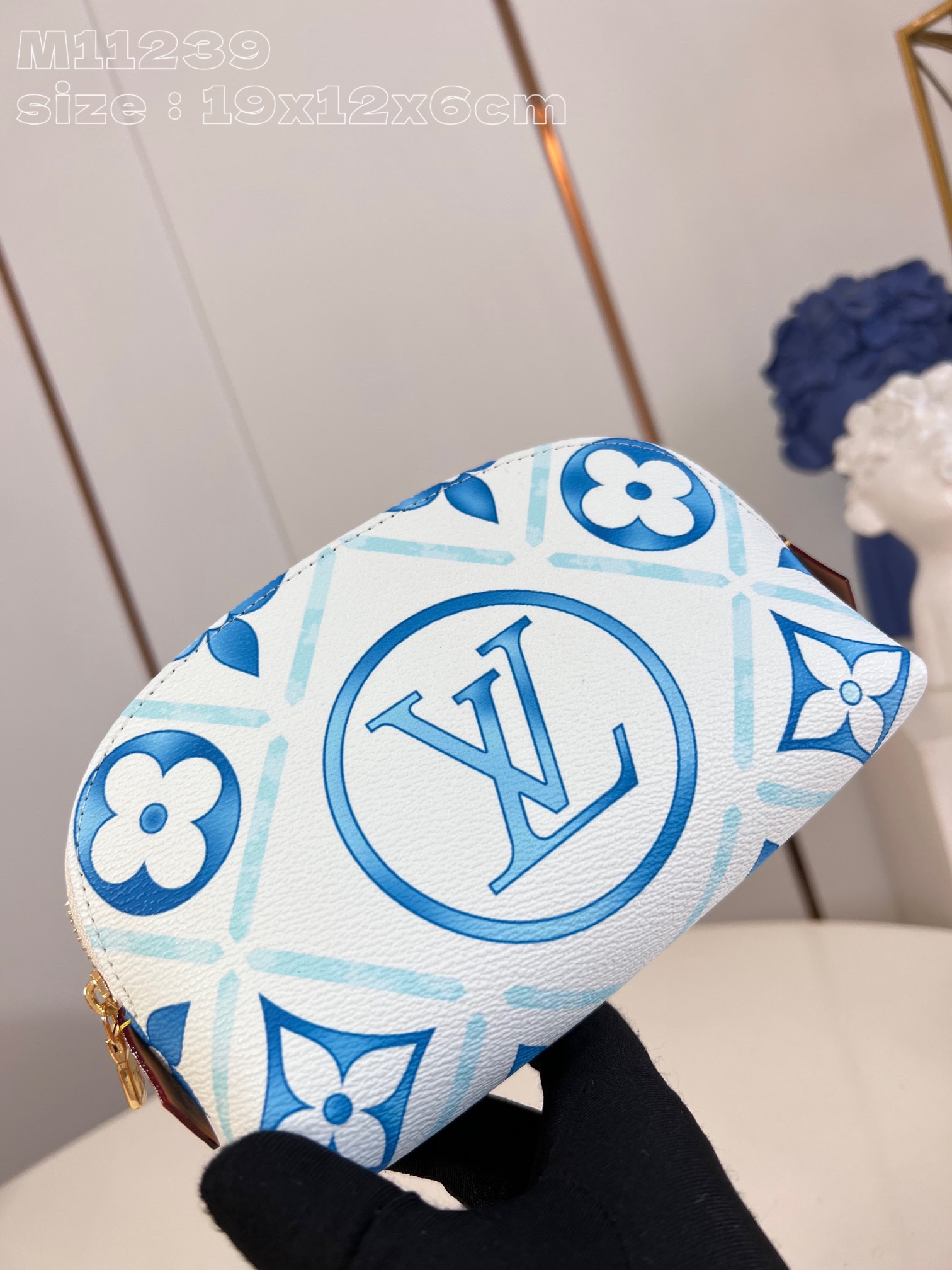 Louis Vuitton M11239 Pochette Cosmétique PM, 19 × 12 × 6 cm