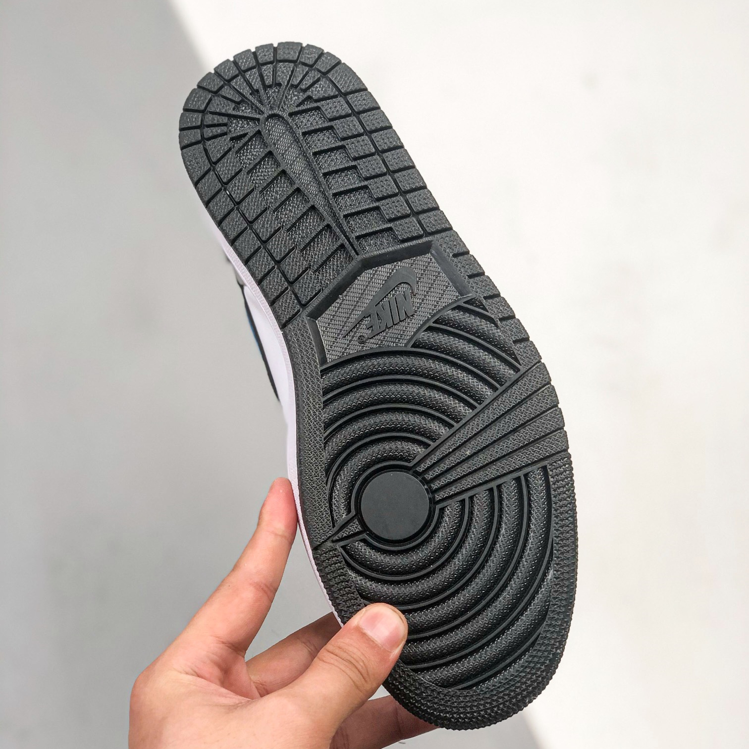 Nike Air Jordan 1 High Top Sneakers Shoes Gr. 36-46