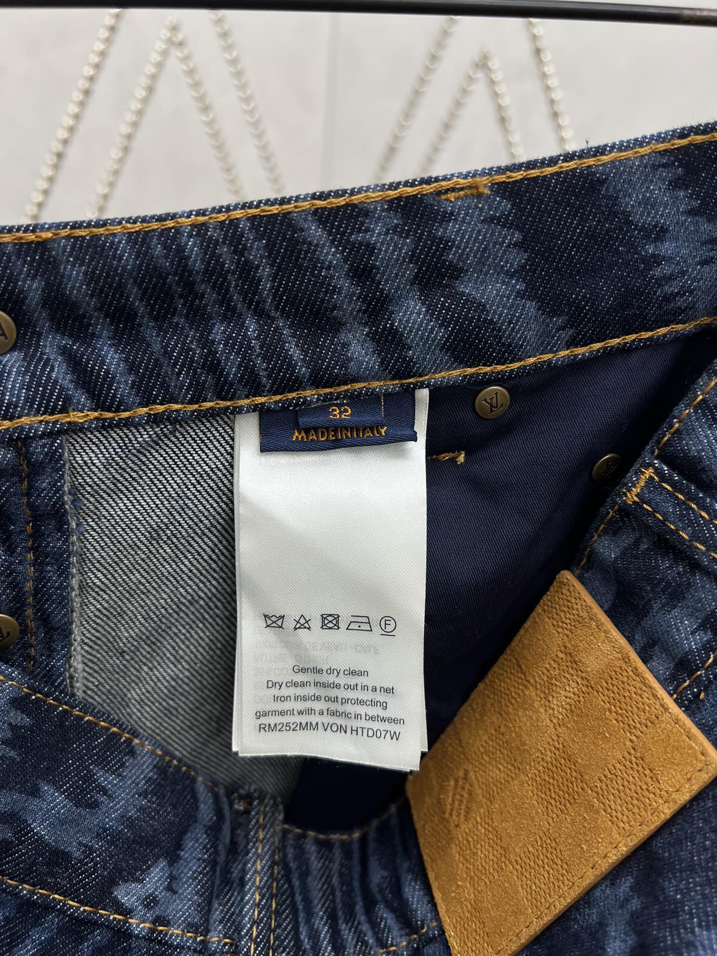 Louis Vuitton New Jeans Size S-XXL