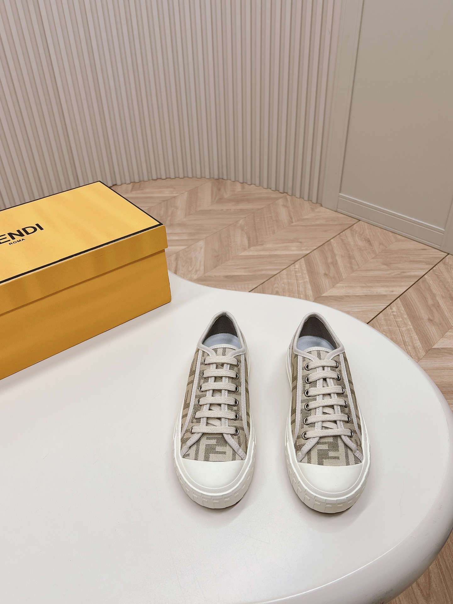 Fendi 2024ss New arrival Sneaker Size 36-40