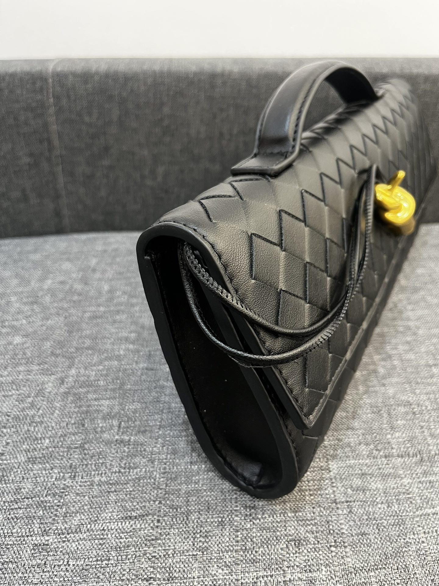 Bottega Veneta Andiamo Clutch 30*13*4cm